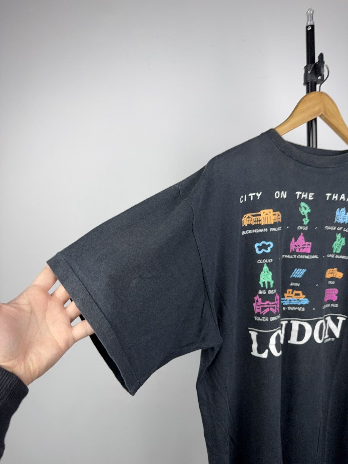 Vintage Vintage Retro 90s Y2K London City On The Thames Tourist Tee Size US L / EU 52-54 / 3 - 6 Thumbnail