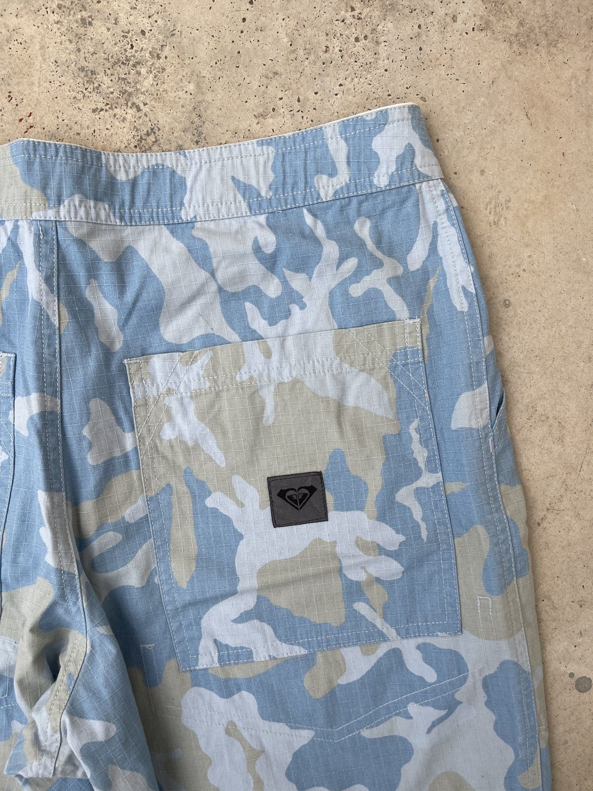 Japanese Brand × Quiksilver Vintage Y2K Quicksilver X Roxy Camouflage Pants Size US 32 / EU 48 - 8 Thumbnail