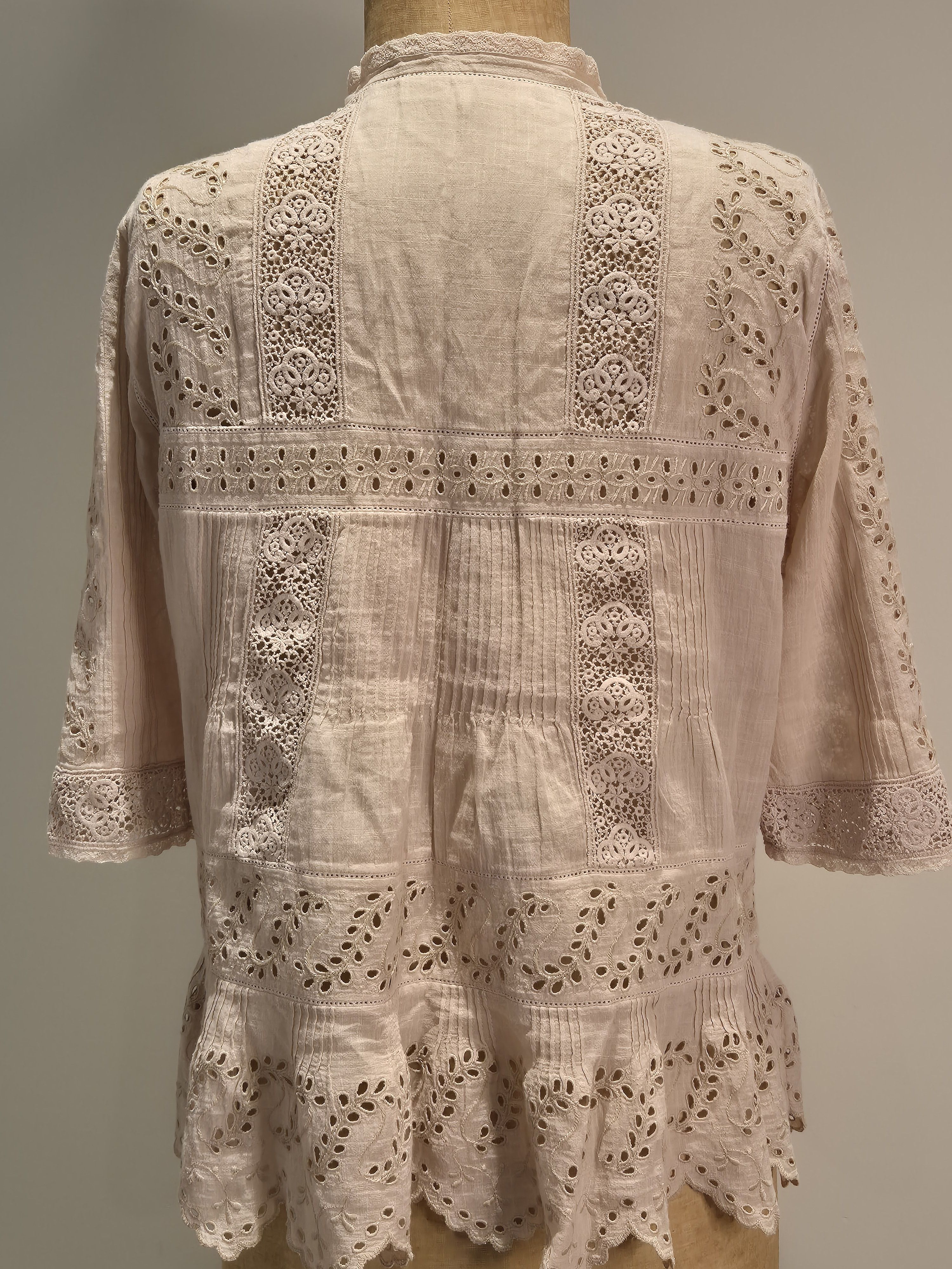Vanessa Bruno Vanessa Bruno blush broderie anglaise top Size S / US 4 / IT 40 - 2 Thumbnail