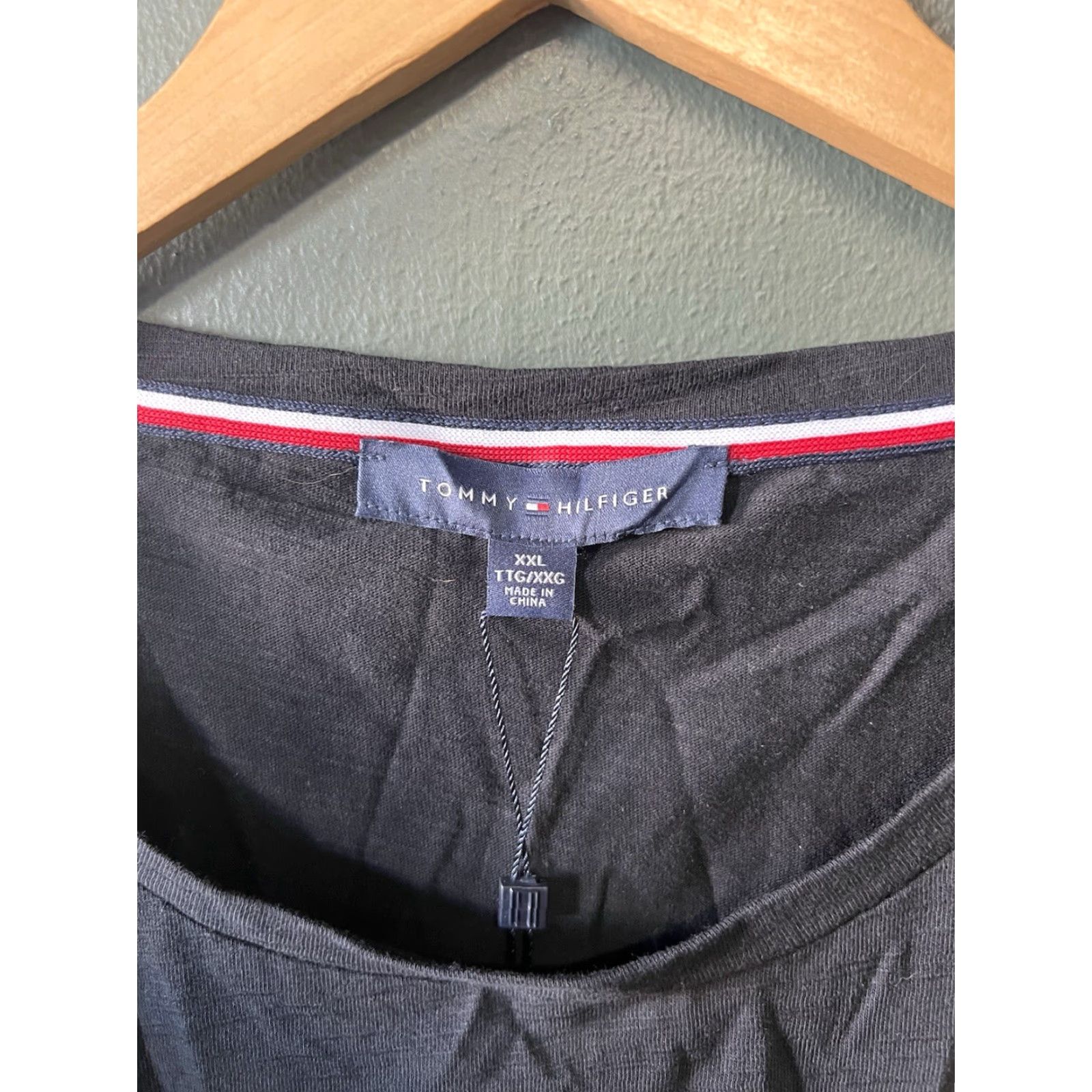 Tommy Hilfiger Tommy Hilfiger Womens Blouse Shirt Sleeveless Black 2XL NWT Tunic Shirt Womens Black 2XL NWT Size XXL / US 16-18 / IT 52-54 - 3 Thumbnail
