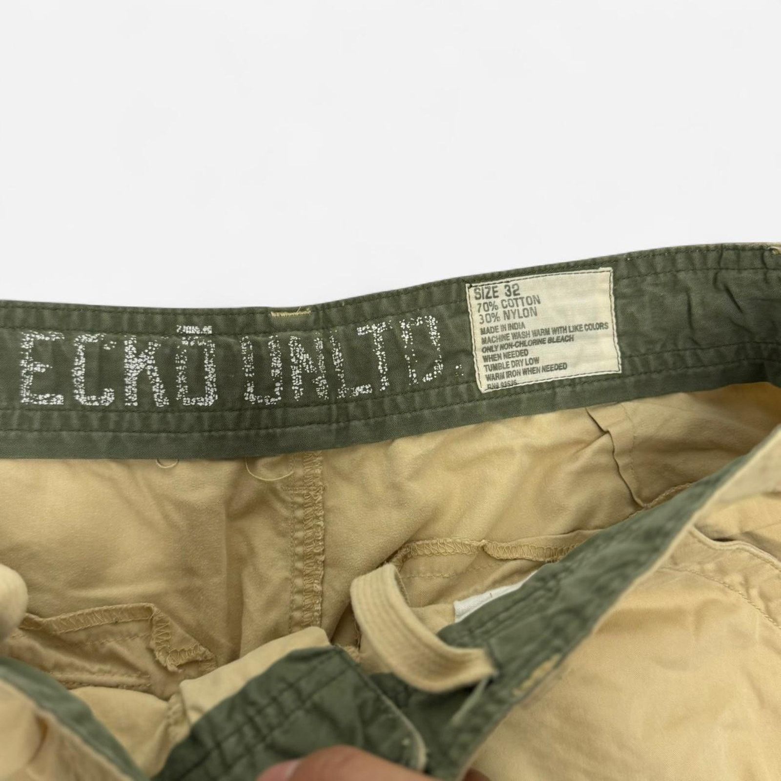 Southpole Southpole Y2K Cargo Shorts Tan Embroidered Patches Size 32 Size US 32 / EU 48 - 6 Thumbnail