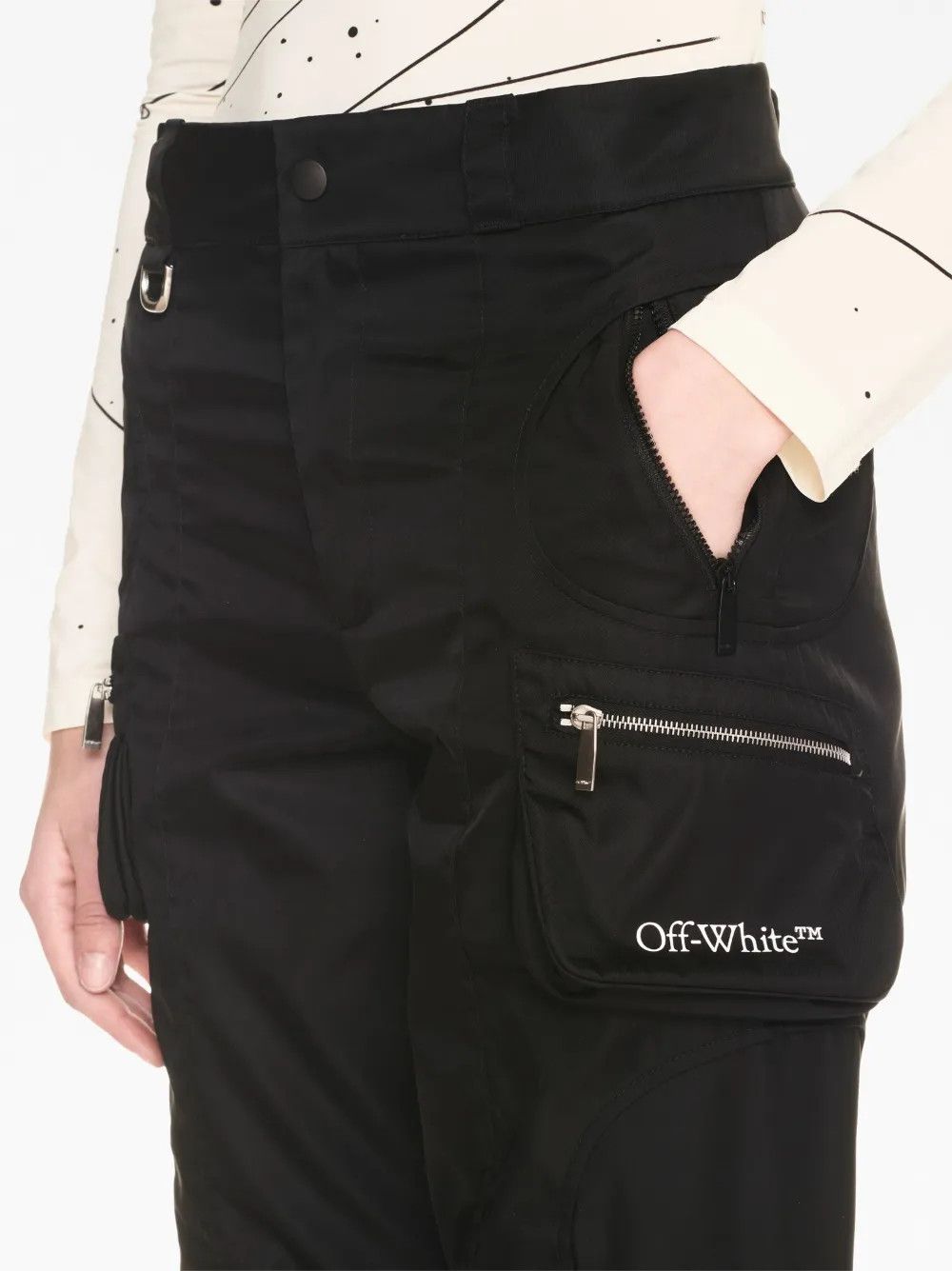 Off-White o1mle0425 Book Nyl Round Cargo Pant in Black Size 25" / US 0 / IT 36 - 5 Thumbnail