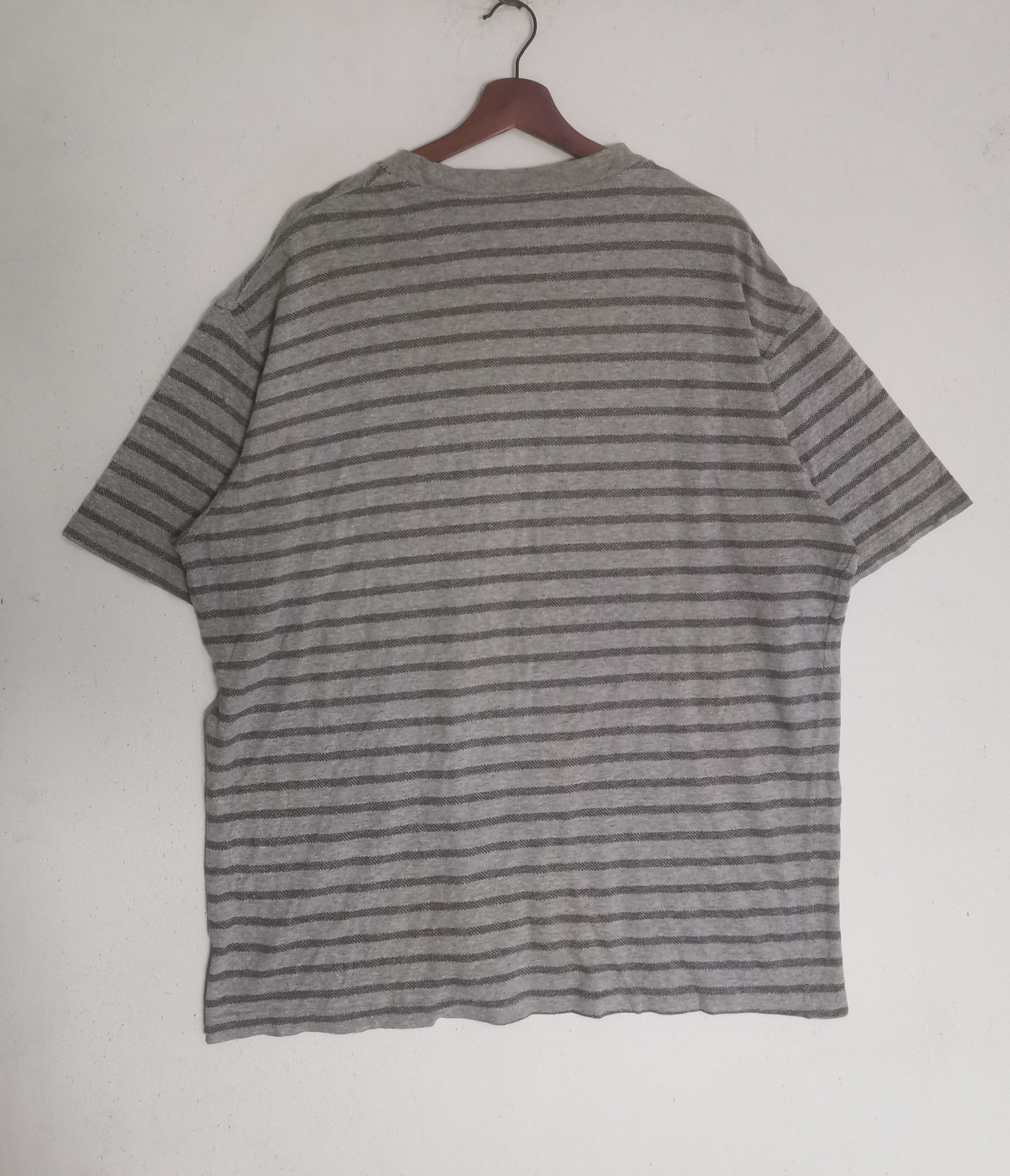 Guess × Vintage Rare vintage Guess USA stripe design t-shirt Size US XL / EU 56 / 4 - 2 Thumbnail