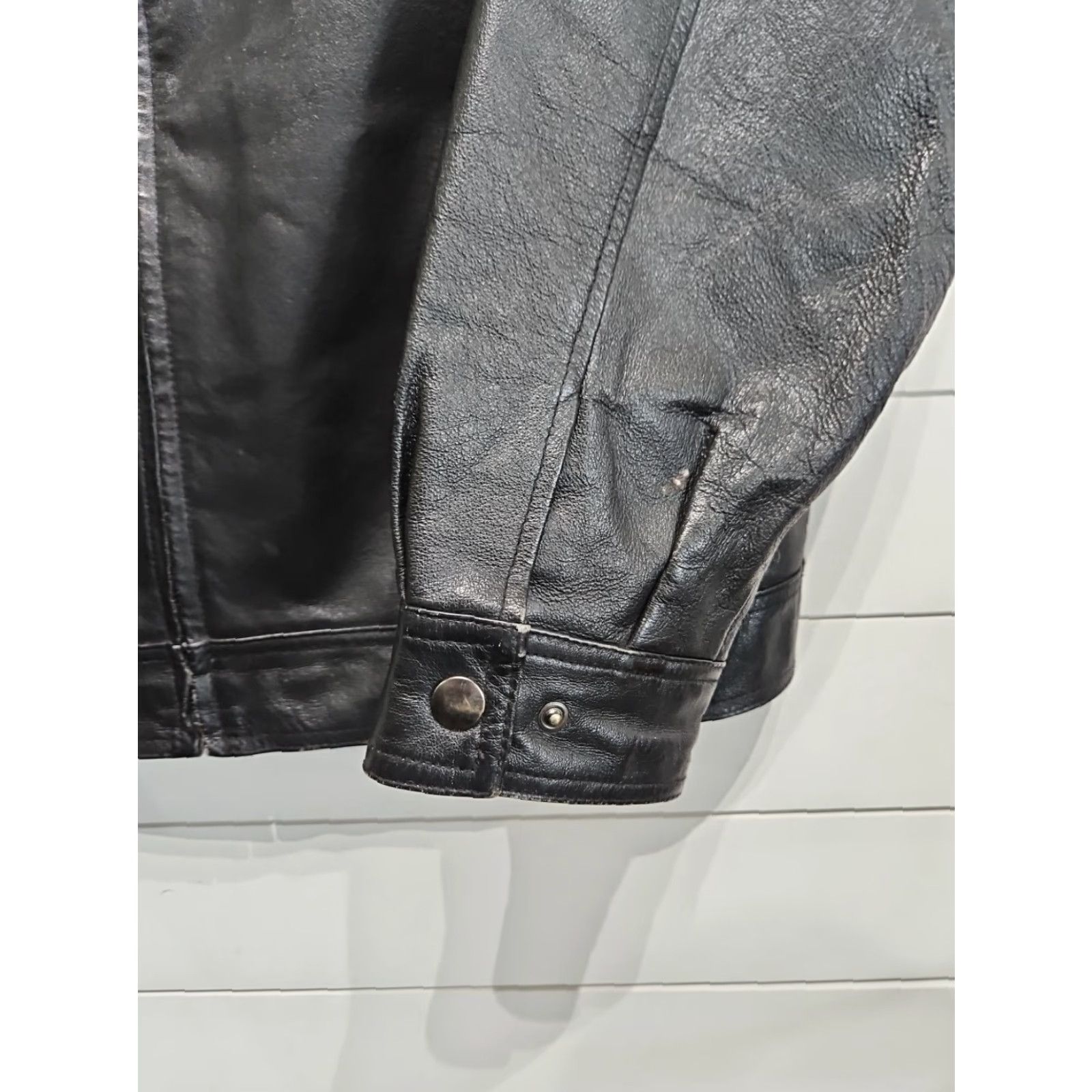 Vintage VINTAGE St. Johns Bay Black Leather Bomber Jacket Coat Mens XL Size US XL / EU 56 / 4 - 3 Thumbnail