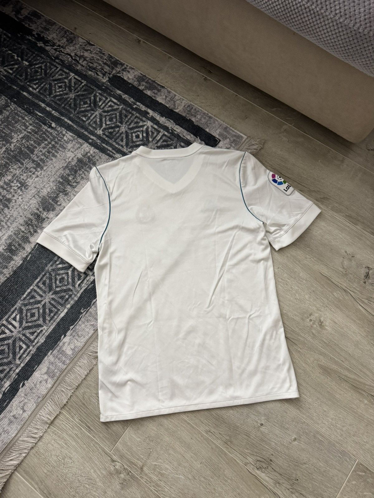 Adidas Adidas Real Madrid 2017 2018 Home Jersey Size US S / EU 44-46 / 1 - 8 Thumbnail