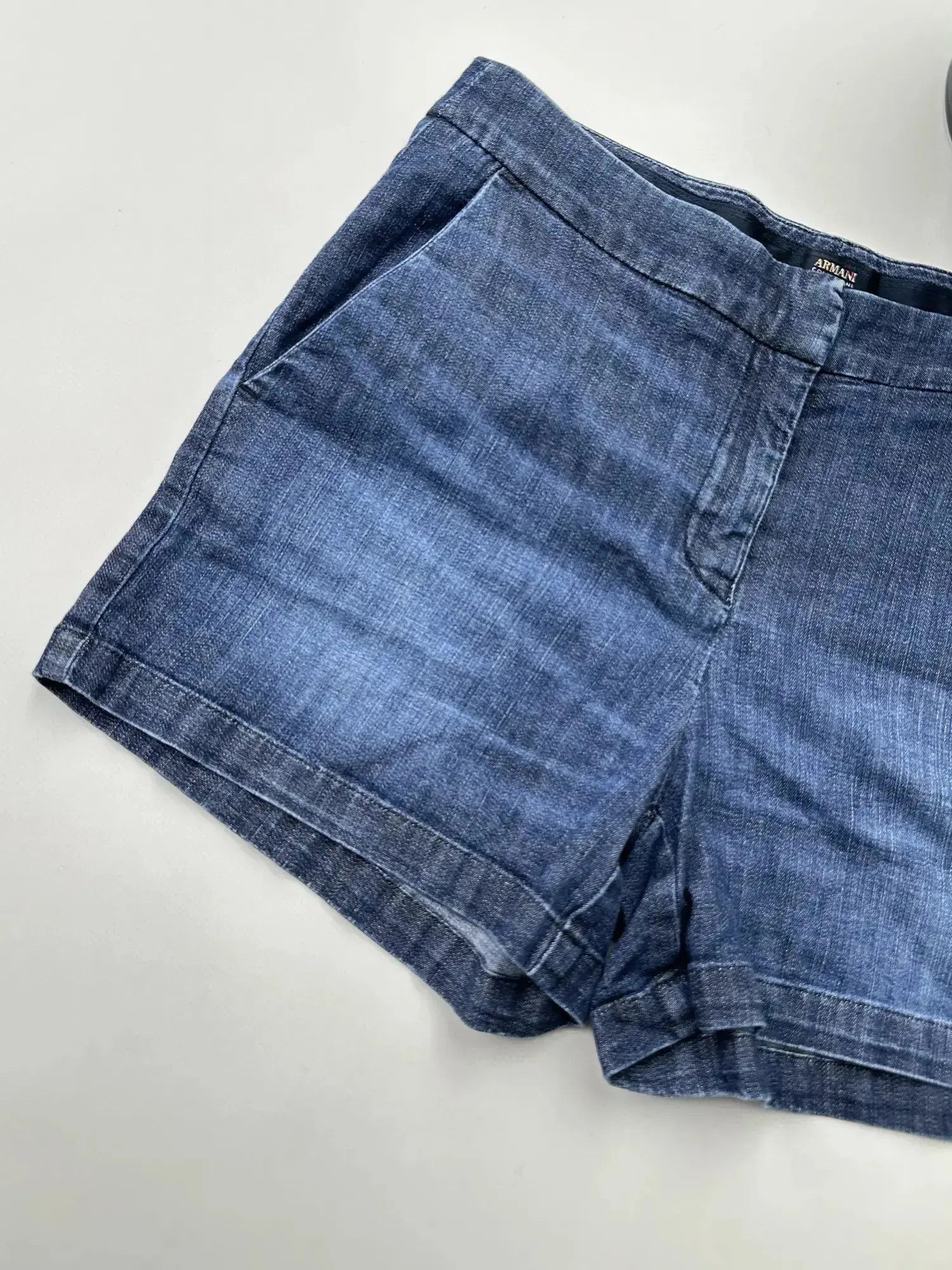 Armani Collezioni Armani Collezioni Vintage Mini Shorts (437) Size 27" / US 4 / IT 40 - 2 Thumbnail