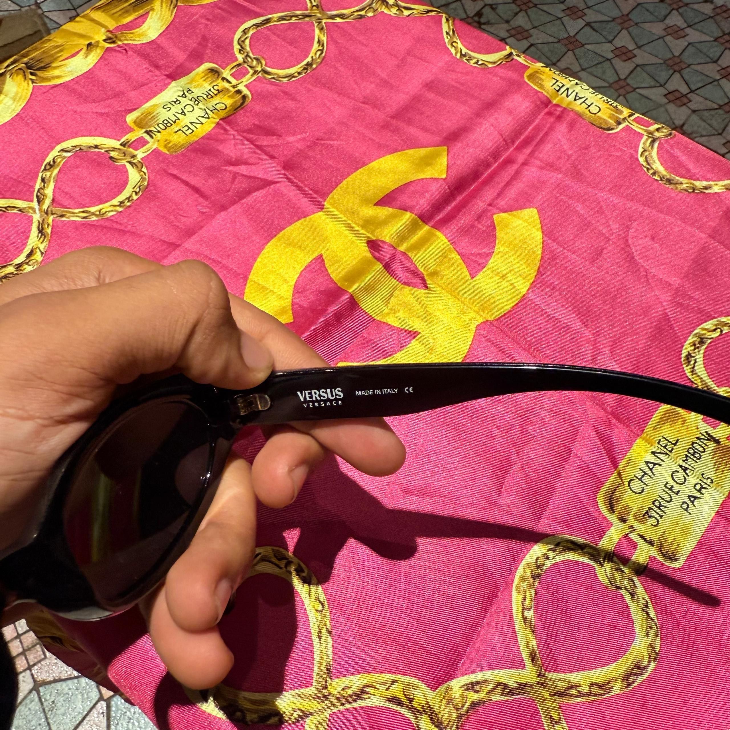 Versus Versace Versus Versace Vintage 00s Black Oval Y2K Unisex Sunglasses Size ONE SIZE - 3 Thumbnail