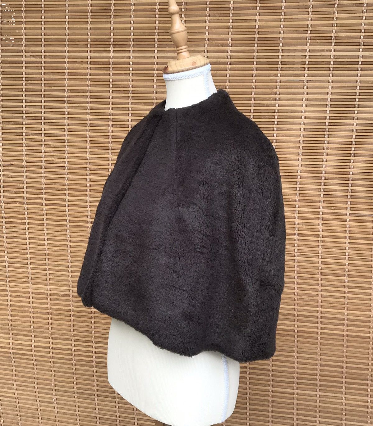 Yohji Yamamoto Vintage 1990s Yohji Yamamoto faux fur bolero cloak cape Size M / US 6-8 / IT 42-44 - 11 Thumbnail