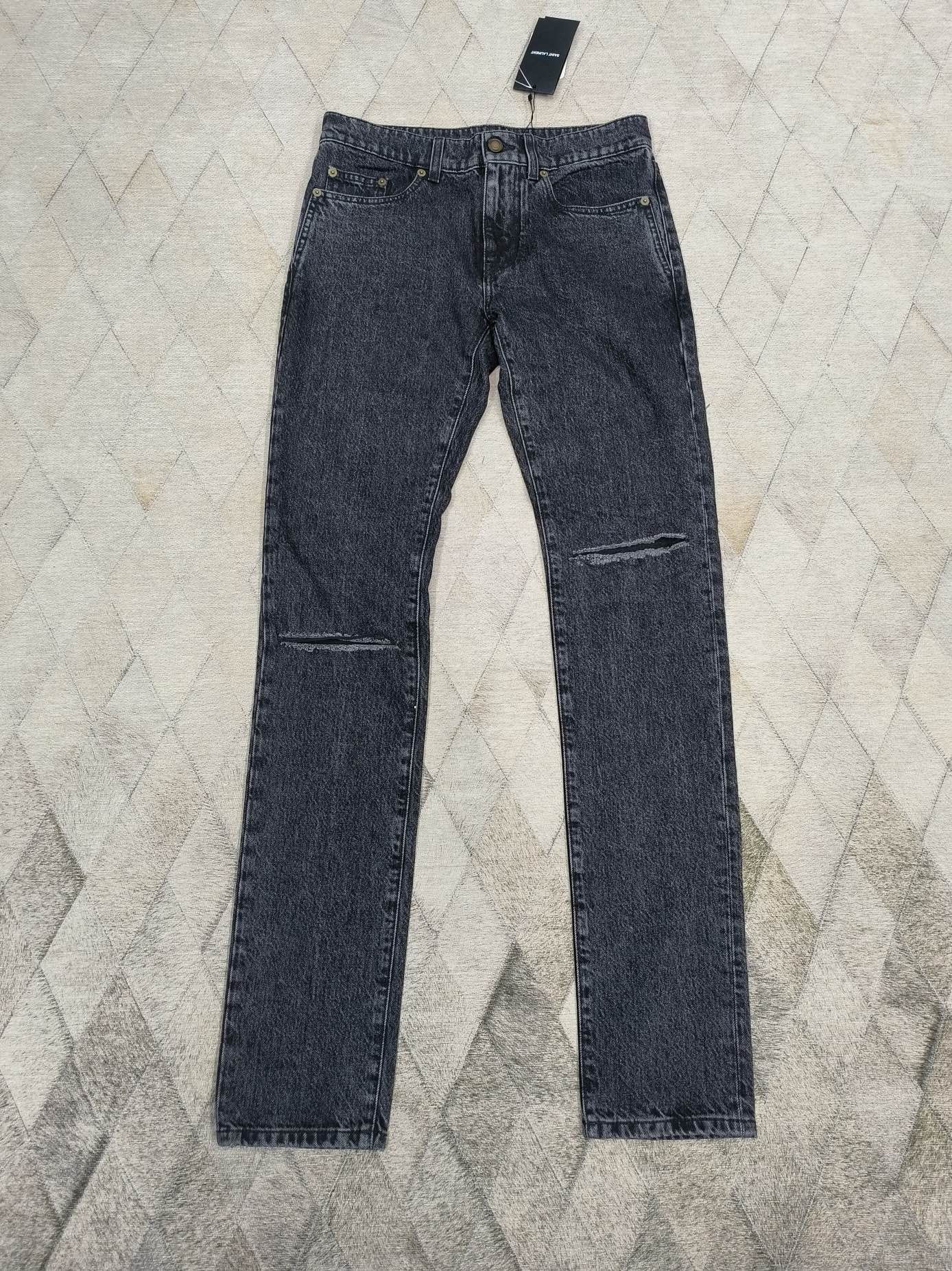 Saint Laurent Paris Saint Laurent D02 Distressed Denim Jeans Size 28 Size US 28 / EU 44 - 1 Thumbnail