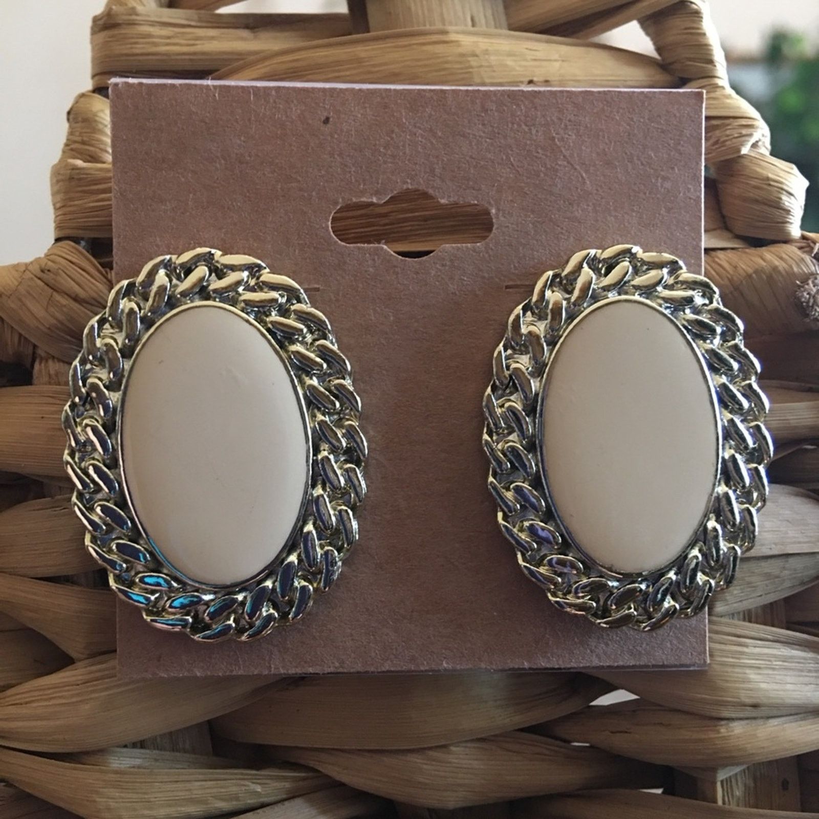Vintage Vintage cream enamel gold chain border earrings Size ONE SIZE - 1 Thumbnail