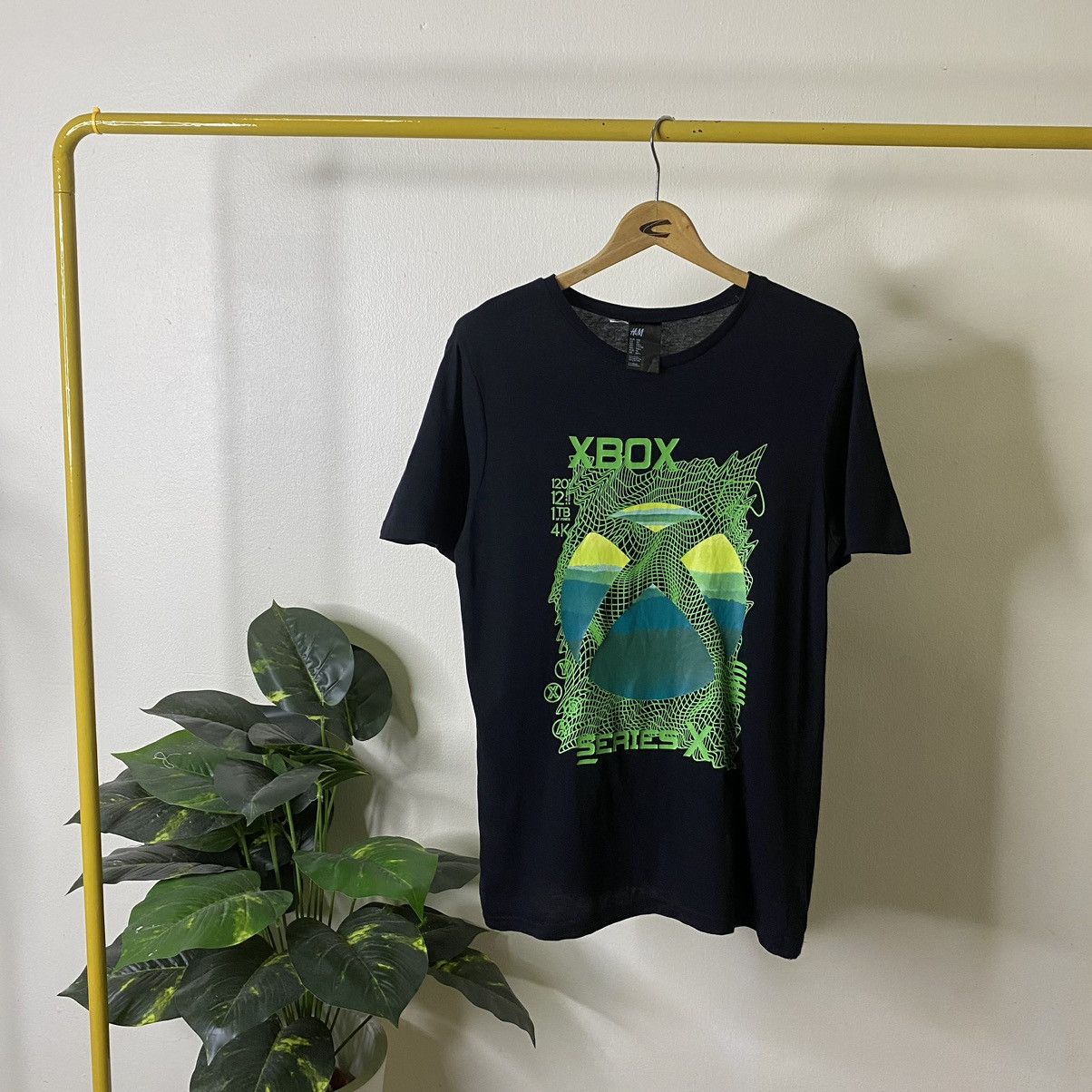 Playstation × Vintage Vintage Xbox X Series Video Games Promo Tee Collabs H&M Size US S / EU 44-46 / 1 - 1 Thumbnail