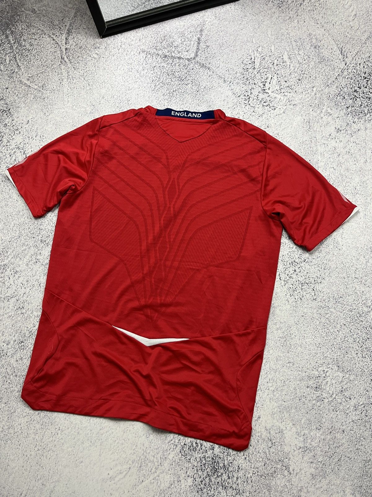 Umbro England 2008-2009 Away Soccer Jersey Football T-shirt Y2k Size US M / EU 48-50 / 2 - 12 Thumbnail