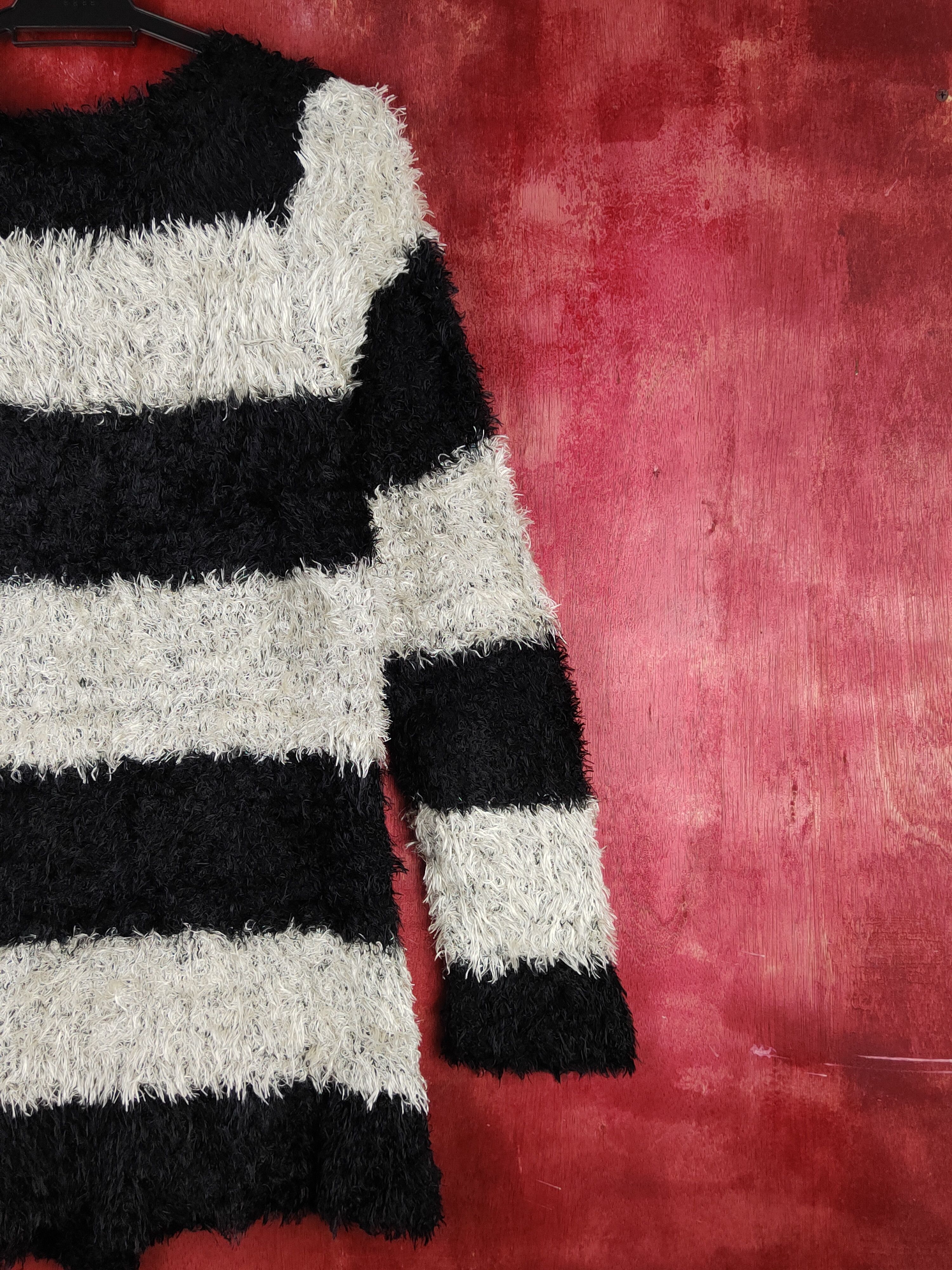 Japanese Brand × Vintage Jocky Gal Black White Shag Shaggy Fur Mohair Knitwear #S1891 Size L / US 10 / IT 46 - 9 Thumbnail