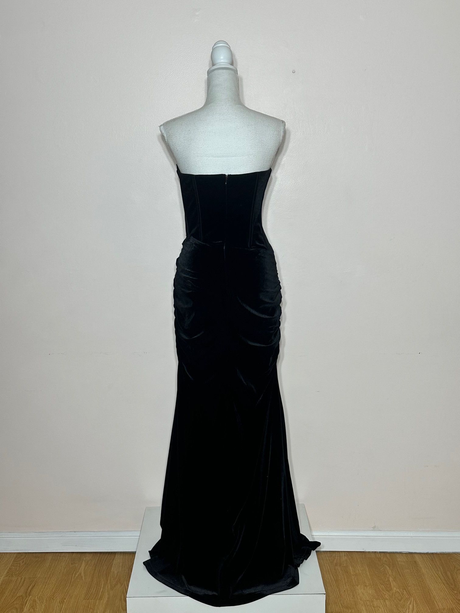 Fashion Nova Fashion Nova Black Velvet Vamp Mermaid Gown Size L / US 10 / IT 46 - 3 Thumbnail