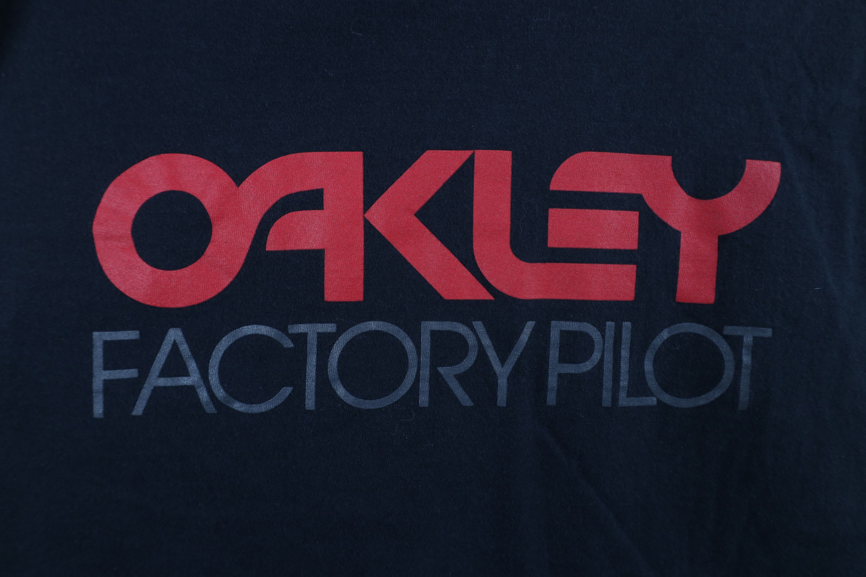 Oakley × Vintage Vintage Oakley Slim Fit Spell Out Long Sleeve T-Shirt Black Size US M / EU 48-50 / 2 - 4 Thumbnail