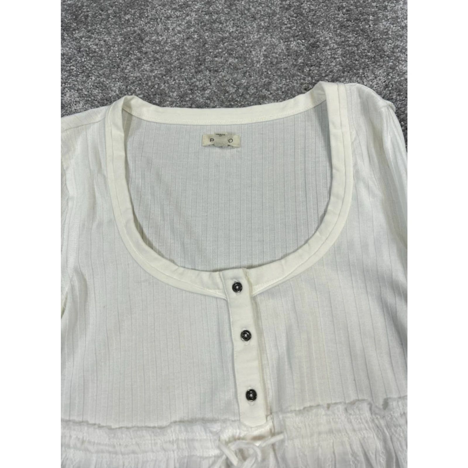 Vintage VINTAGE Pilcro Women’s Blouse XS White Cotton Casual Scoop Neck Long Sleeve Button Top Size XS / US 0-2 / IT 36-38 - 2 Thumbnail