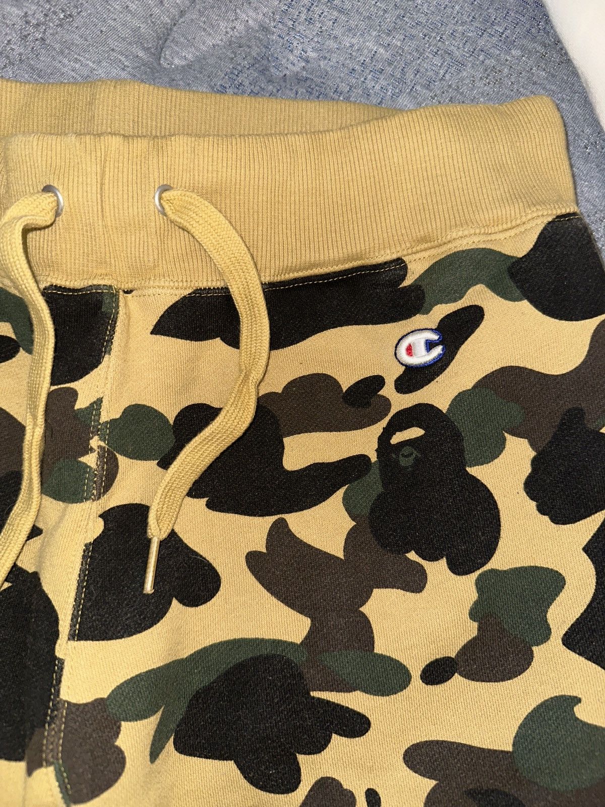 Bape × Champion Bape x Champion 1st Camo Sweatpants Tan Size US 30 / EU 46 - 3 Thumbnail