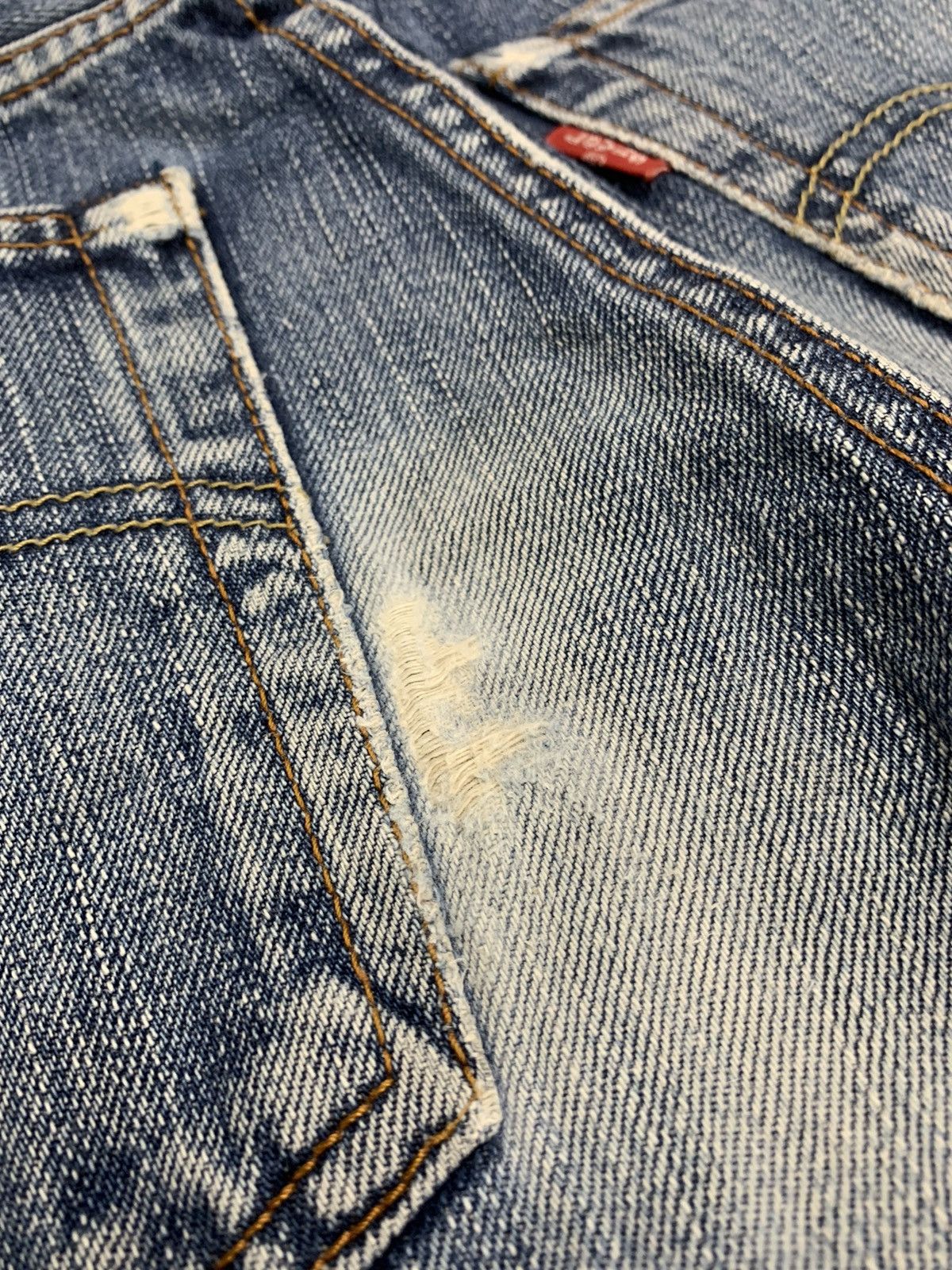Levis 502 Distressed Denim Pants (AE11)