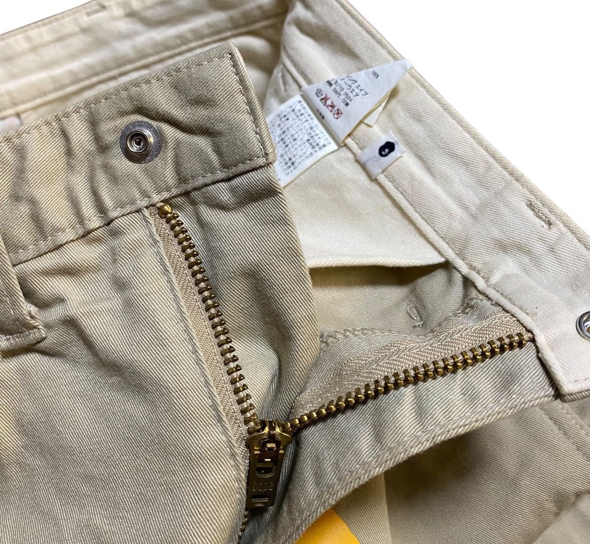 Bape BAPE Milo short pants beige Size US 34 / EU 50 - 4 Thumbnail