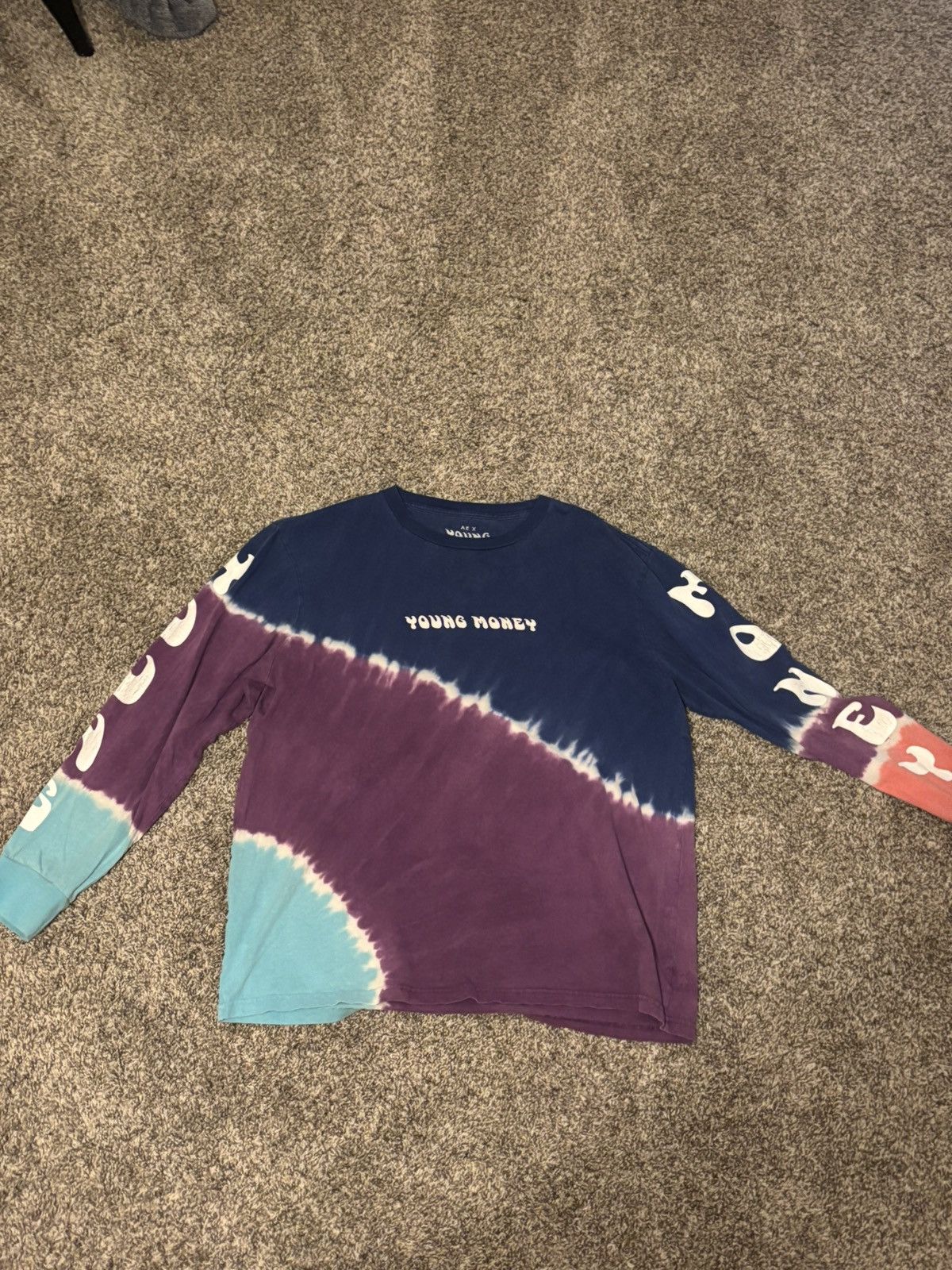 Designer Young money long sleeve Size US L / EU 52-54 / 3 - 1 Thumbnail