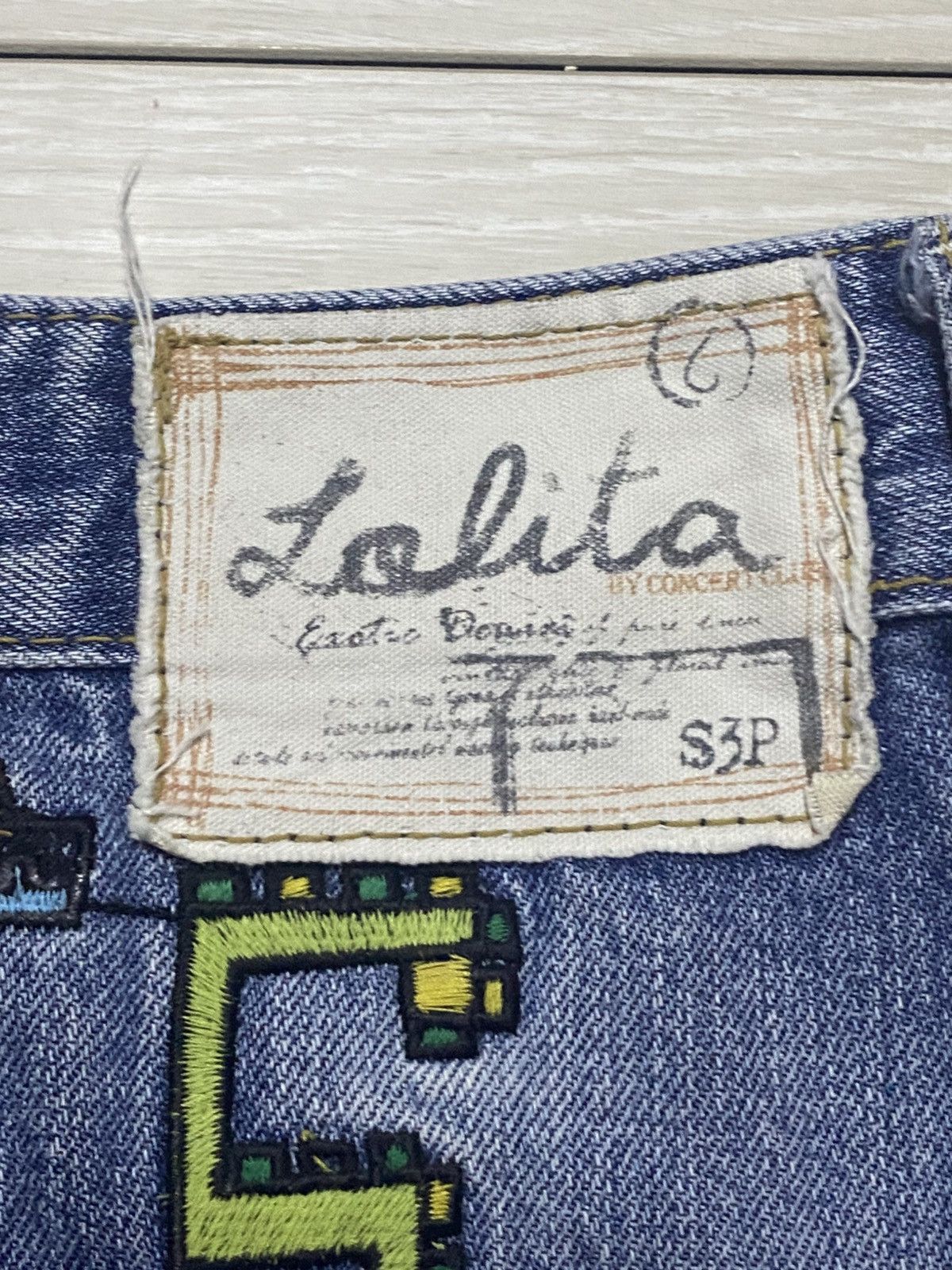 Japanese Brand Vintage Japanese Brand Lolita Embroidery Robot Spike Jeans Size US 31 - 13 Thumbnail