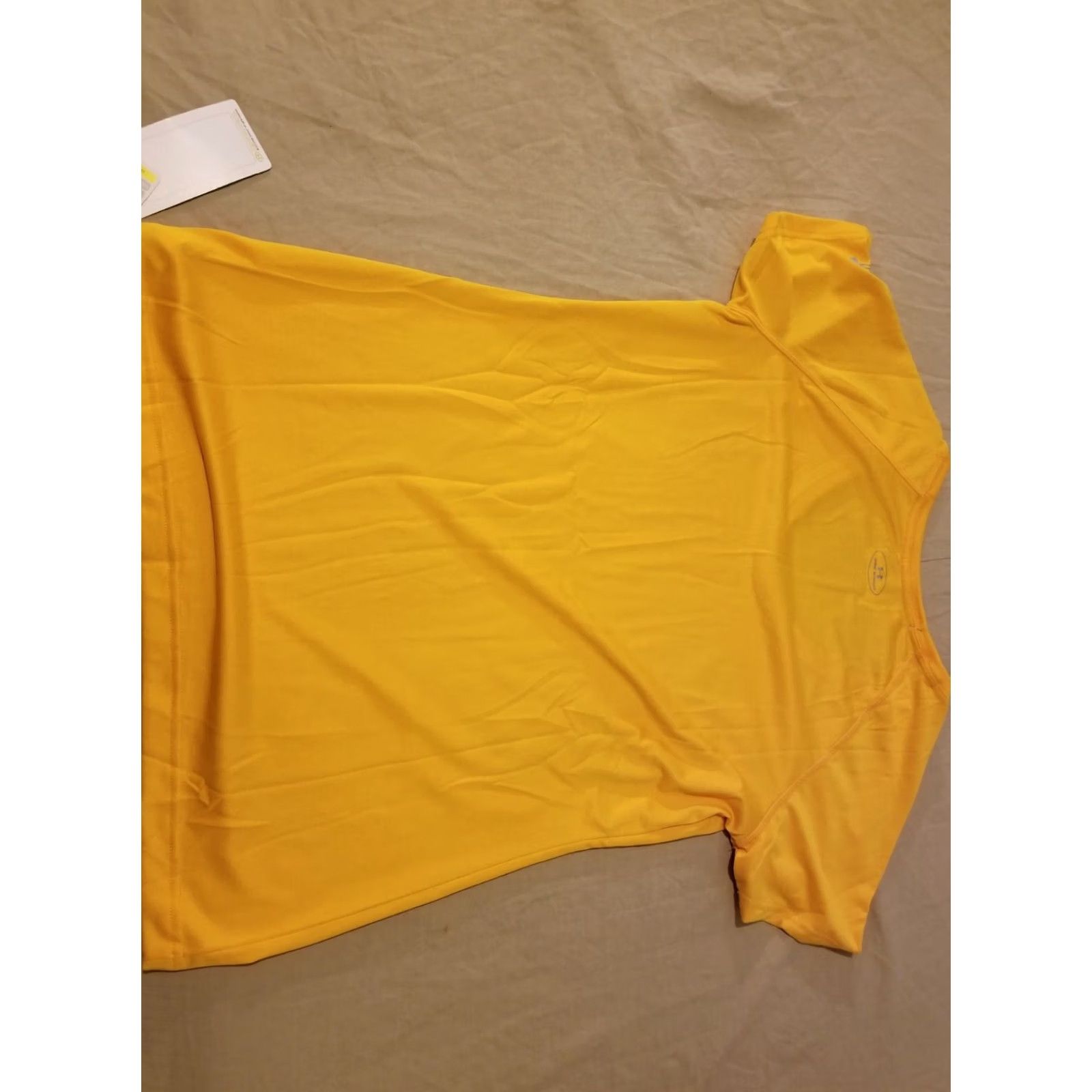 Under Armour Womens Under Armour Shirt M Medium Yellow Athletic Gym Workout T-Shirt Womens M Yellow Under Armour Shirt Size M / US 6-8 / IT 42-44 - 6 Thumbnail