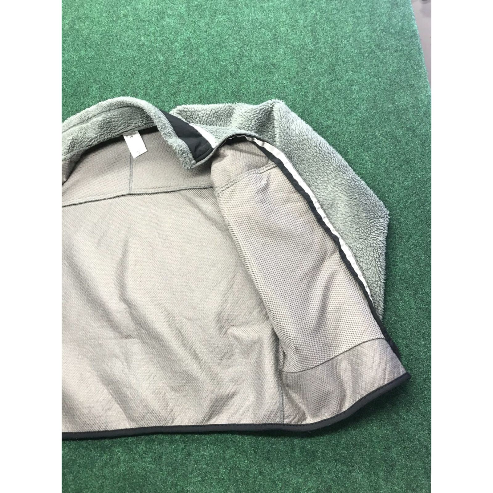 Patagonia VINTAGE Patagonia Retro-X Fleece Jacket Gray Full Zip Deep Pile Size M Mens Jacket Retro 2000s Size US M / EU 48-50 / 2 - 7 Thumbnail