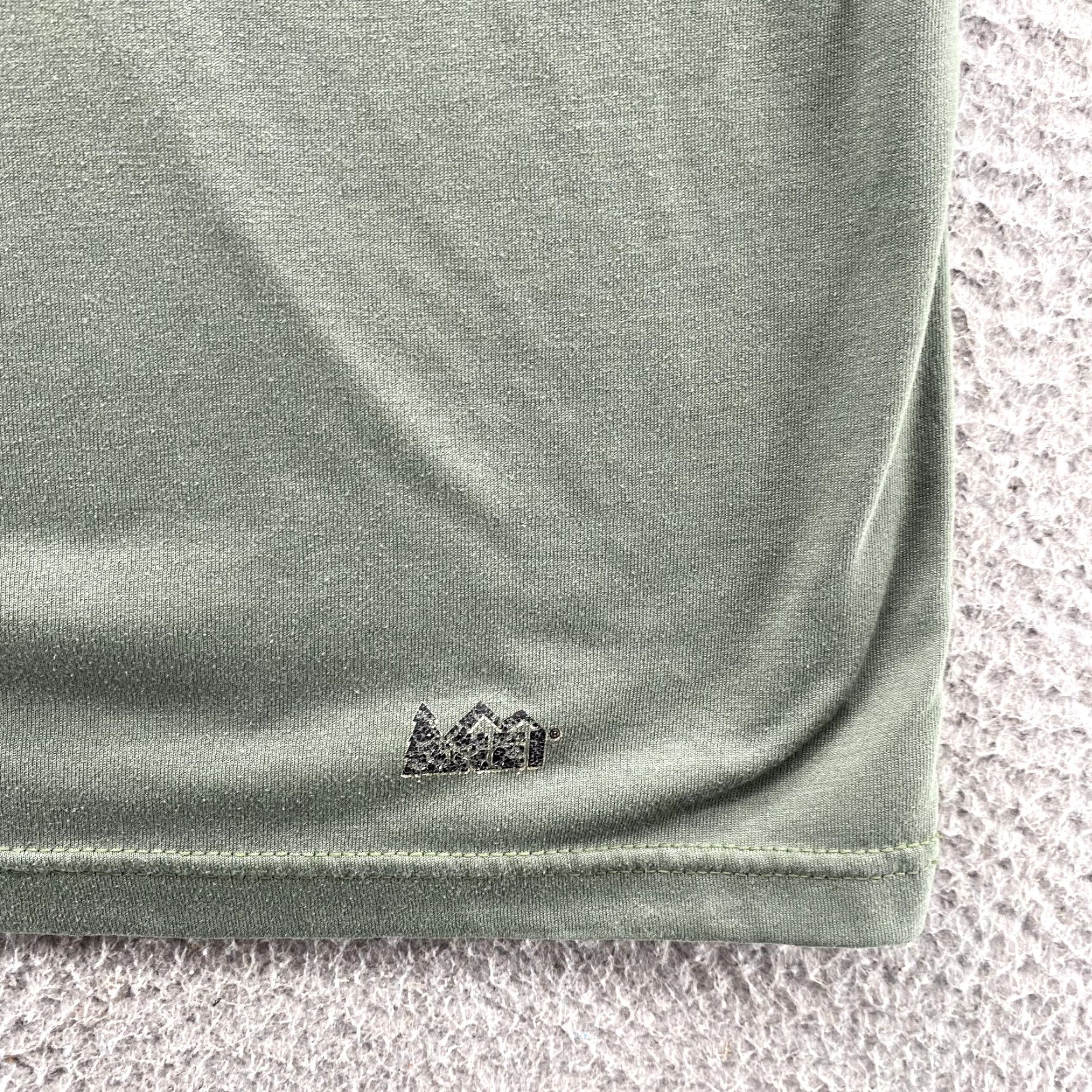 Vintage VINTAGE REI Basic T-Shirt Men's XL Army Green Performance Utility USA Minimalist Shirt Adults XL Green Size US XL / EU 56 / 4 - 3 Thumbnail