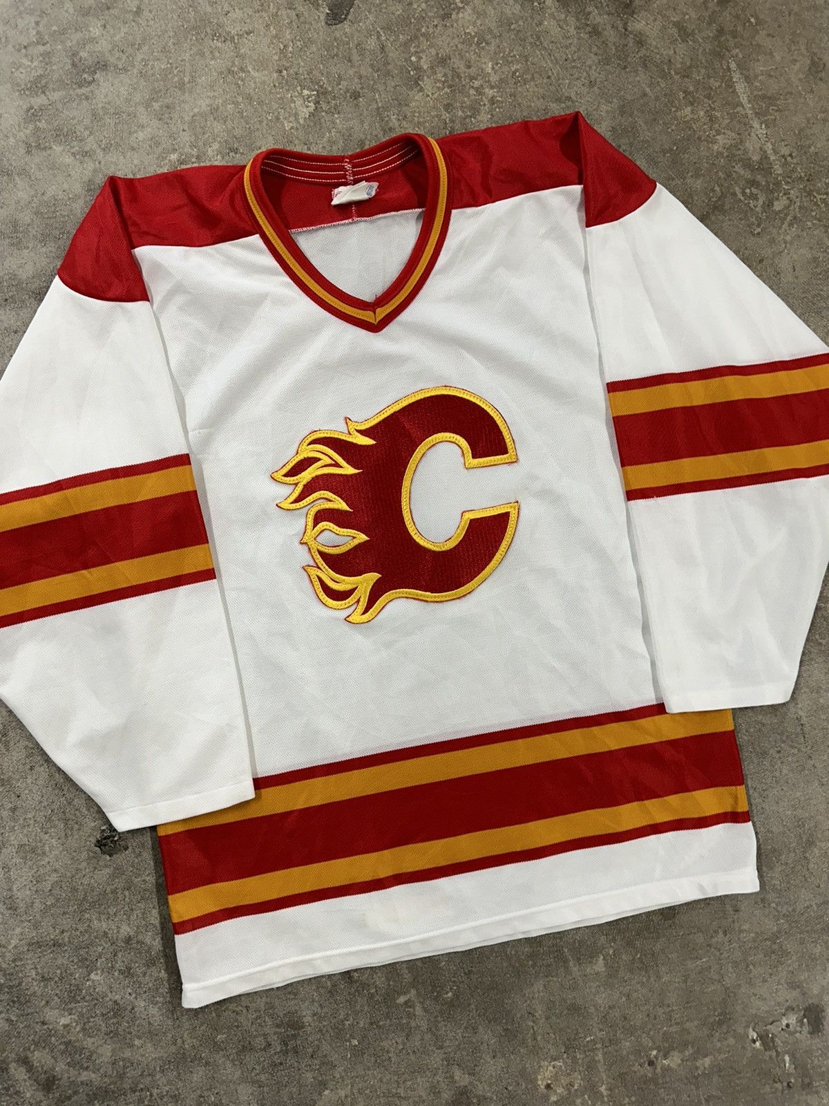 Ccm Vintage 90s CCM Calgary Flames NHL Hockey Jersey Size US M / EU 48-50 / 2 - 3 Thumbnail