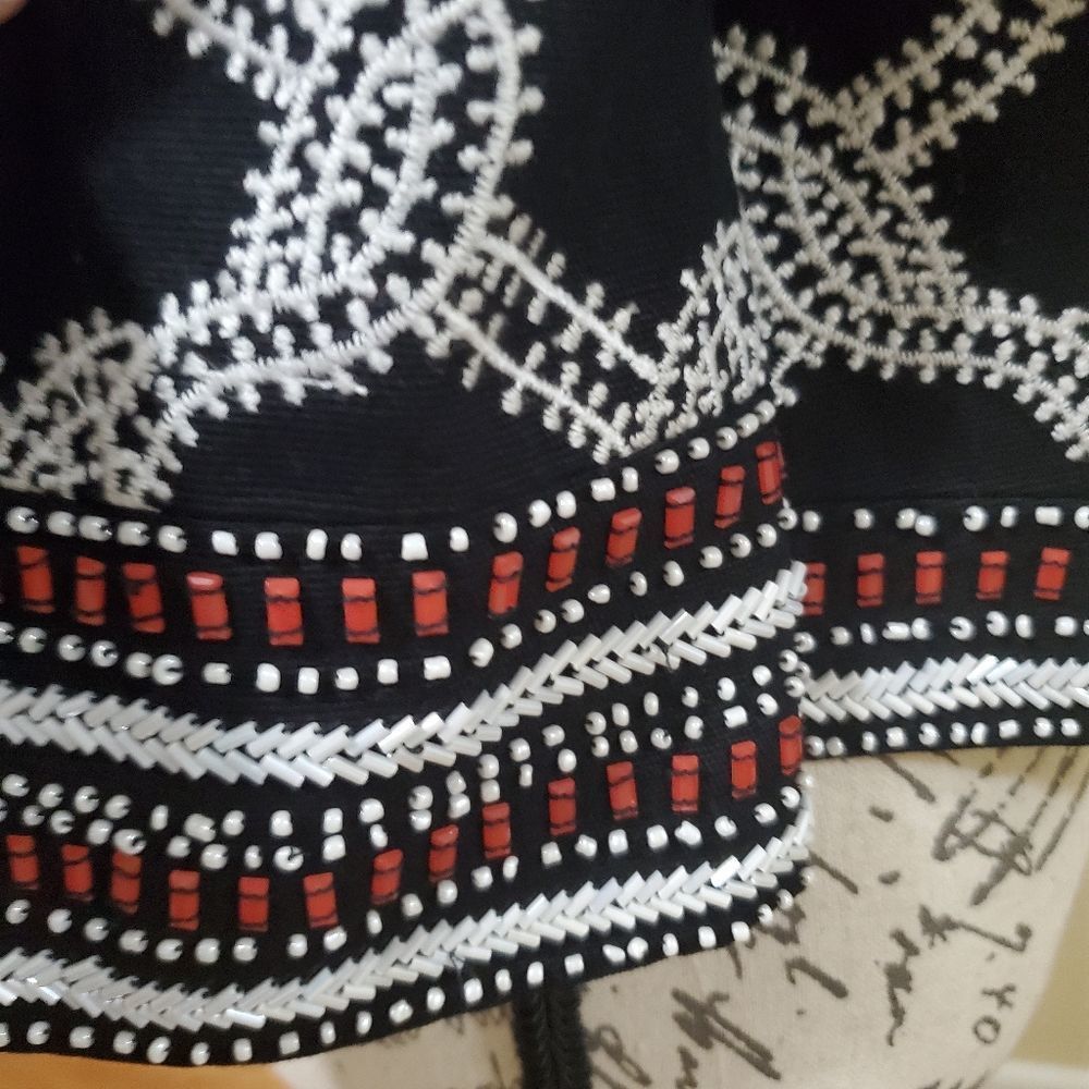 L'AGENCE L'Agence Ladies Size XS Black & Red Embroidered Beaded Cropp Size XS / US 0-2 / IT 36-38 - 4 Thumbnail