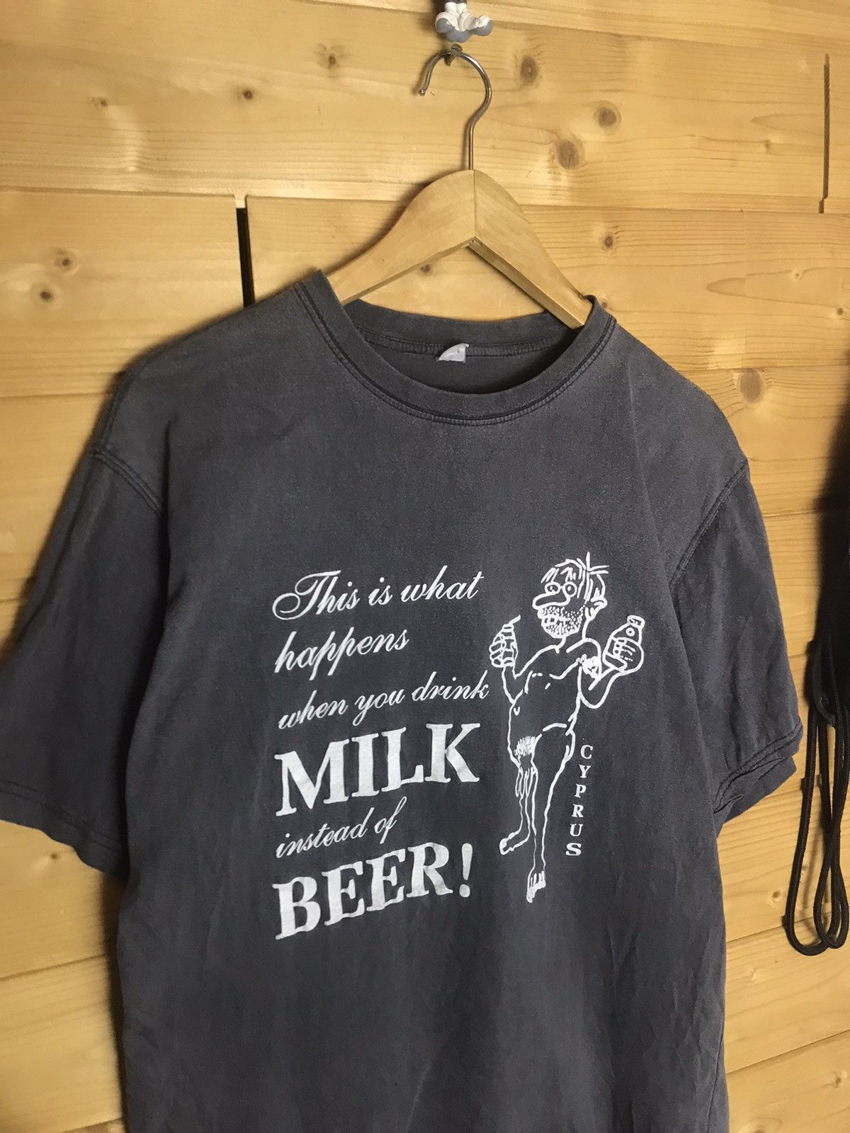 Vintage Vintage beer milk funny humor t shirt Size US L / EU 52-54 / 3 - 3 Thumbnail