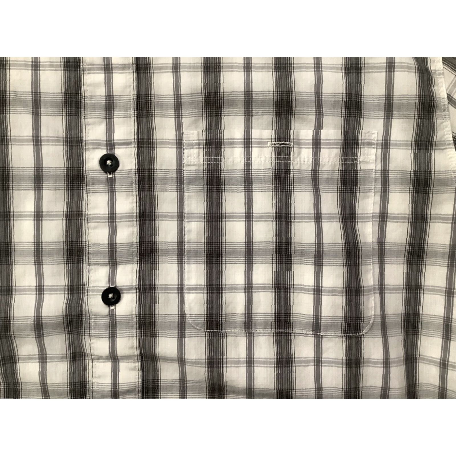 The North Face VINTAGE The North Face Shirt Plaid Short Sleeve Pocket Mens L Gray White Button-Down Collared Size US L / EU 52-54 / 3 - 3 Thumbnail