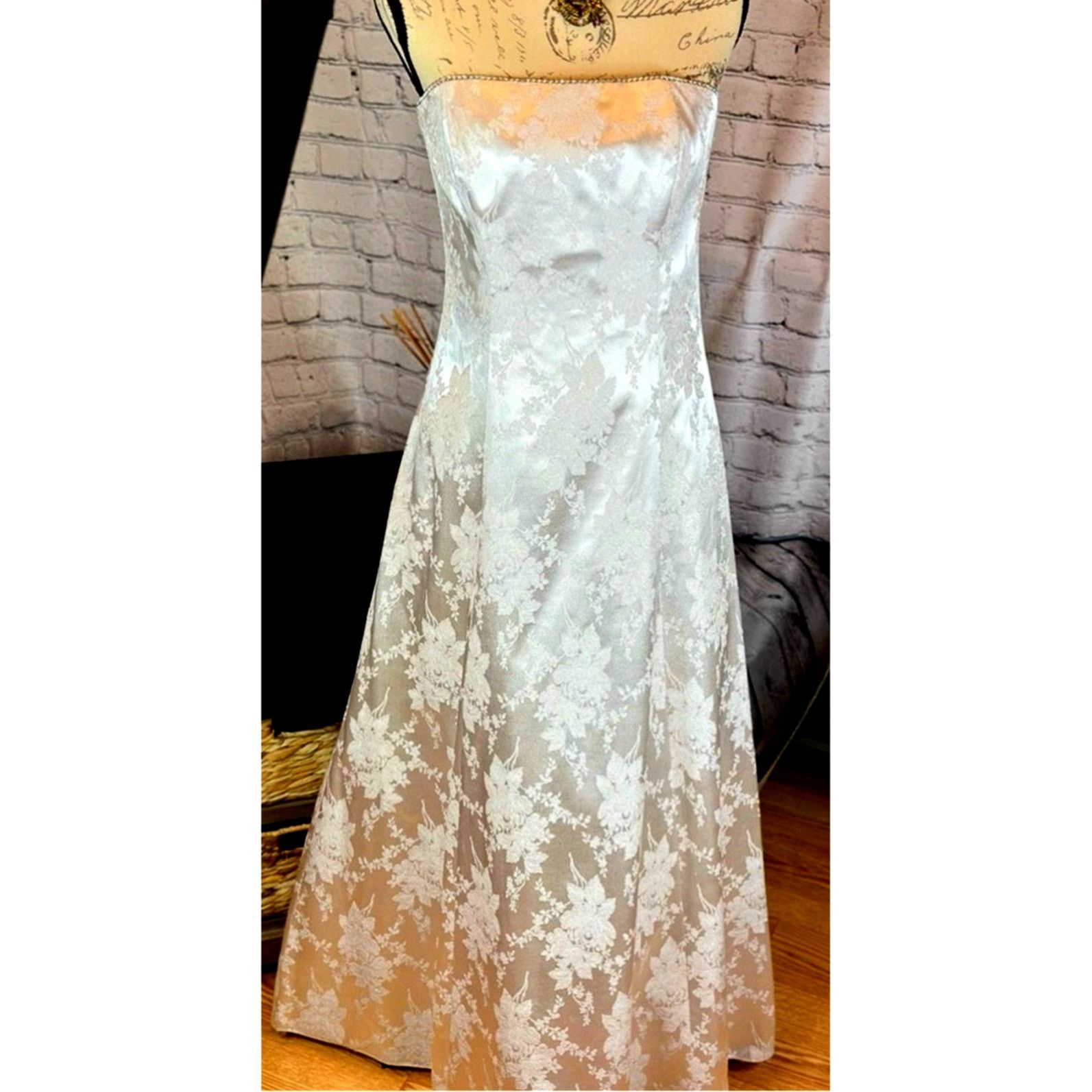 Other Jump Apparel Co Wendye Chaitin White Gown 9/10 Jr 8 Women’s Size M / US 6-8 / IT 42-44 - 6 Thumbnail