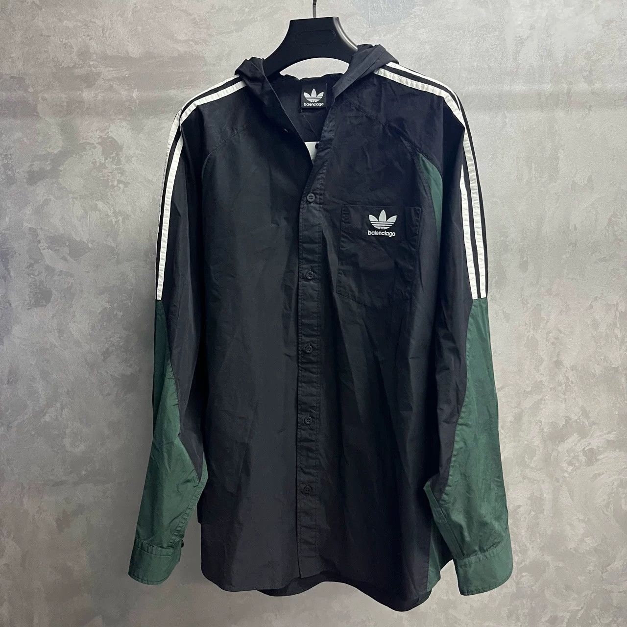 Balenciaga Balenciaga Black Green Logo Windbreaker Jacket Size US XL / EU 56 / 4 - 1 Thumbnail