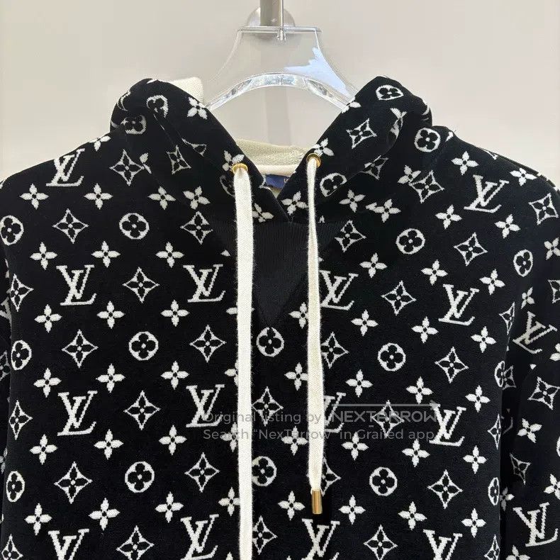 Louis Vuitton Louis Vuitton Monogram Full Logo Velvet Hoodie Size US XS / EU 42 / 0 - 3 Thumbnail