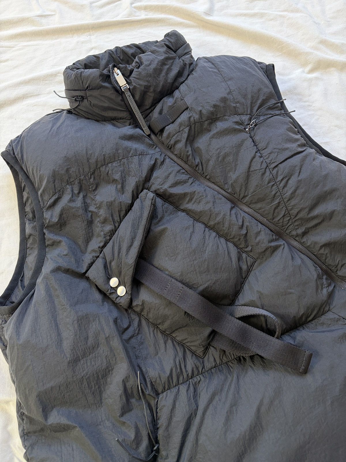 1017 ALYX 9SM 1017 ALYX 9SM Asymmetrical Puffer Vest Size US L / EU 52-54 / 3 - 3 Thumbnail