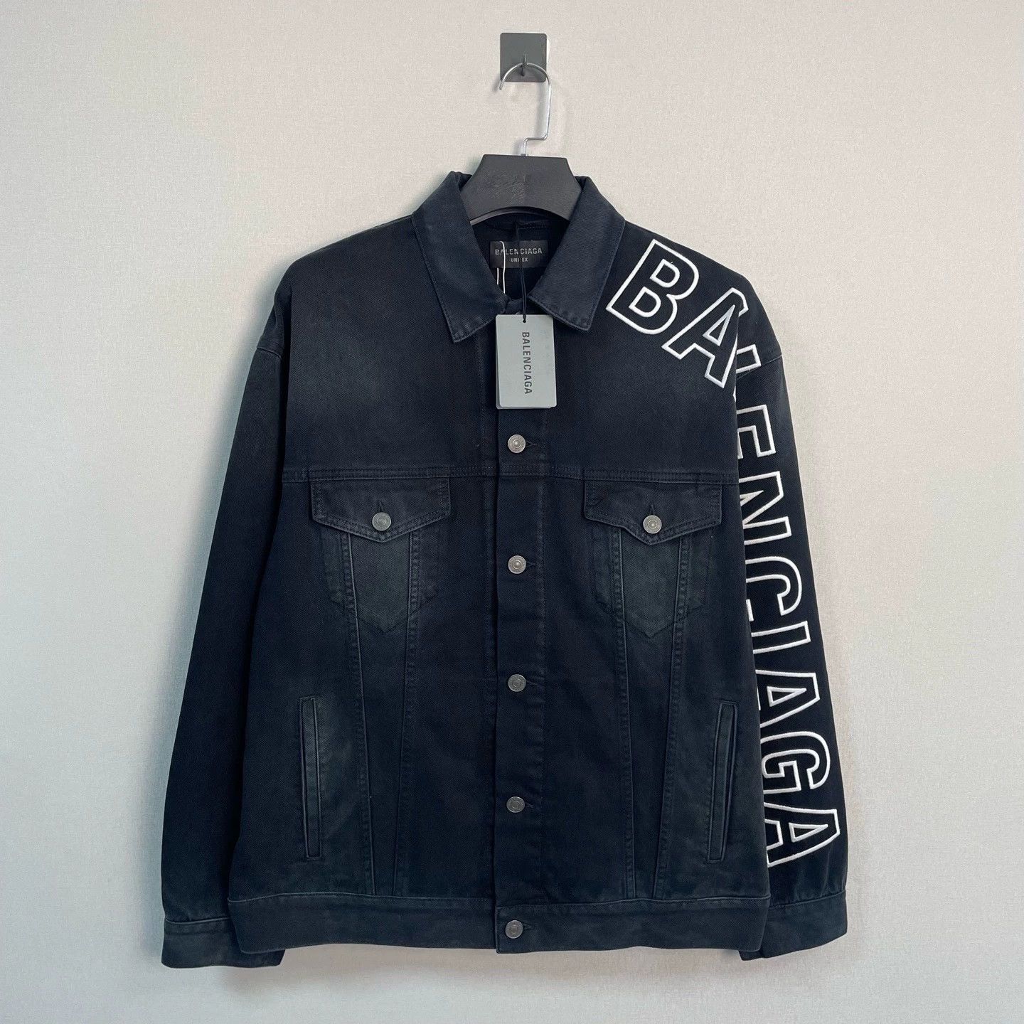 Balenciaga balenciaga embroidered denim jacket in black Size US XS / EU 42 / 0 - 1 Thumbnail