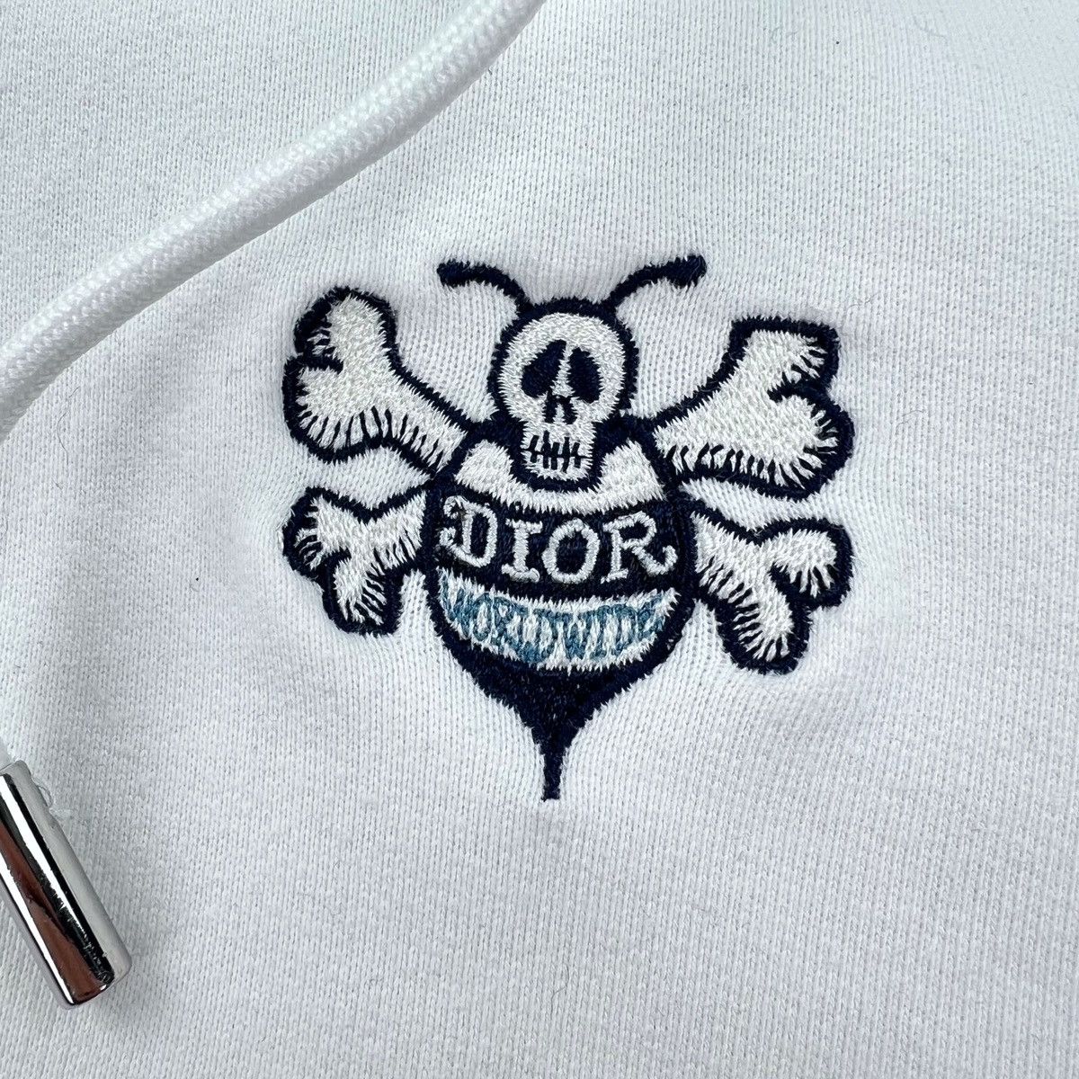 Dior × Kaws Dior x Kaws Bee Embroidered White Hoodie Size US S / EU 44-46 / 1 - 4 Thumbnail