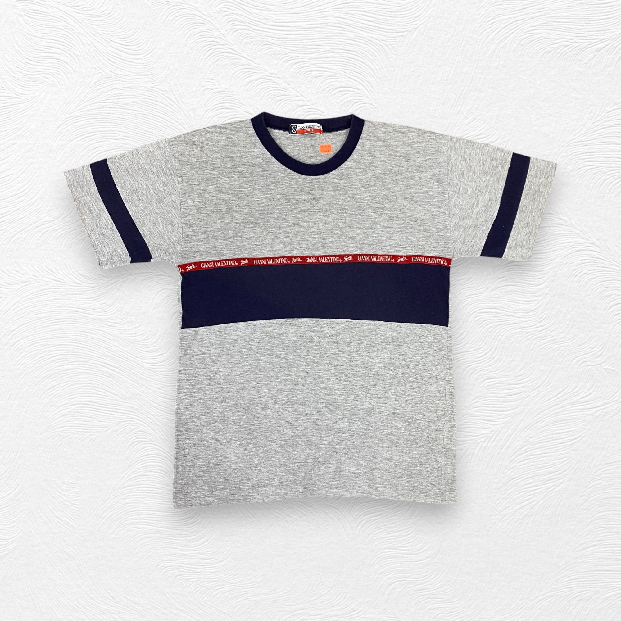 Japanese Brand Vintage Gianni Valentino Sports Tshirt - J047 Size US M / EU 48-50 / 2 - 1 Thumbnail