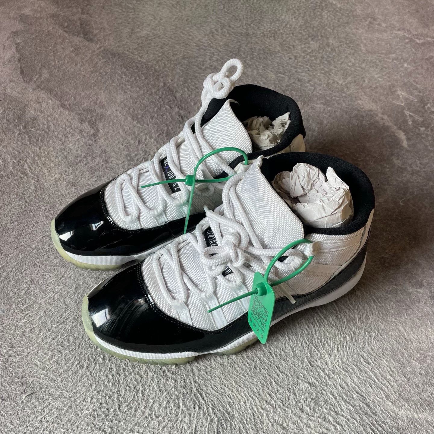 Nike Nike Lowtop Sneakers 42.5 Men Size US 9.5 / EU 42-43 - 1 Thumbnail