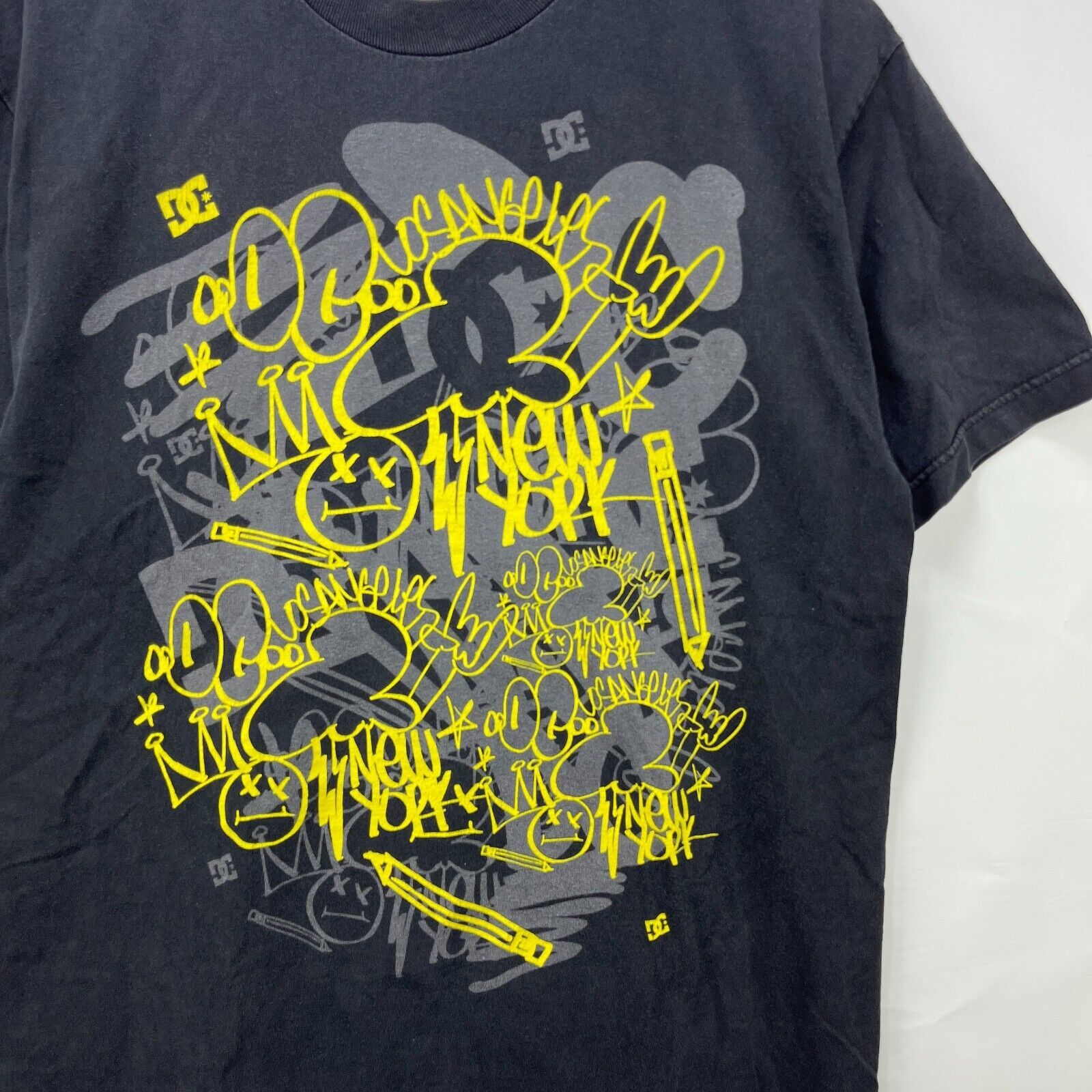 DC × Vintage Vintage Y2K DC Skateboards Graffiti Baggy T-Shirt Large Size US L / EU 52-54 / 3 - 2 Thumbnail
