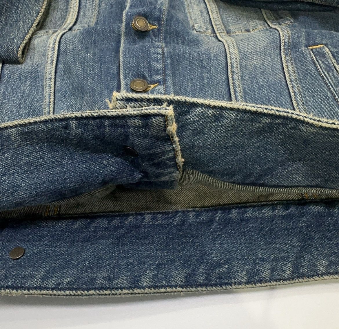Saint Laurent Paris Saint Laurent Paris studded distressed blue denim Jacket Size US M / EU 48-50 / 2 - 8 Thumbnail