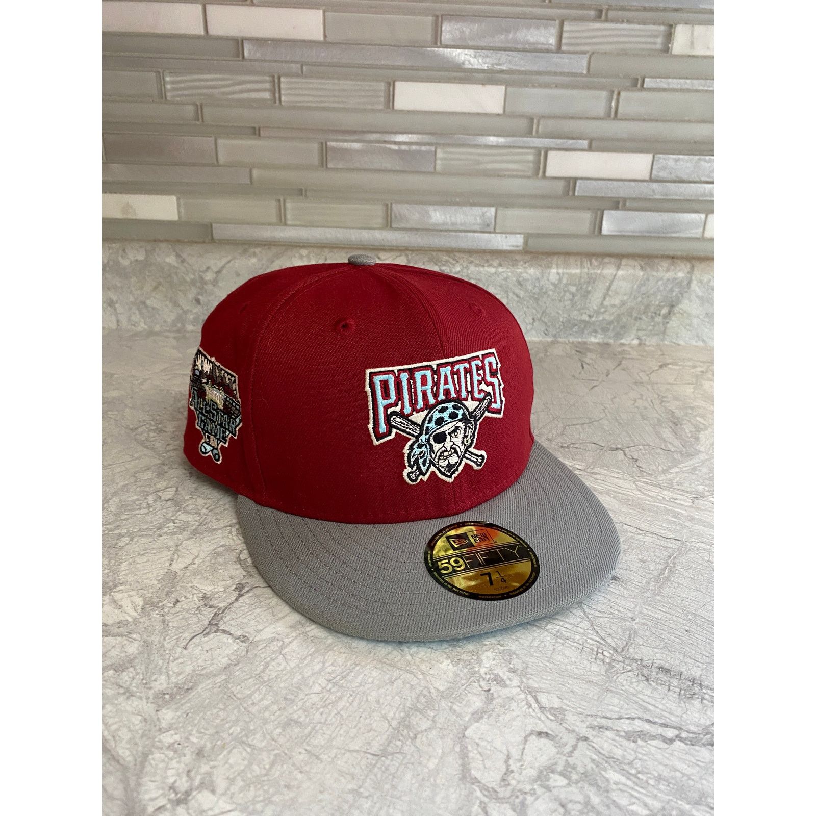 Pirates fitted cap size 7 1/4 sold