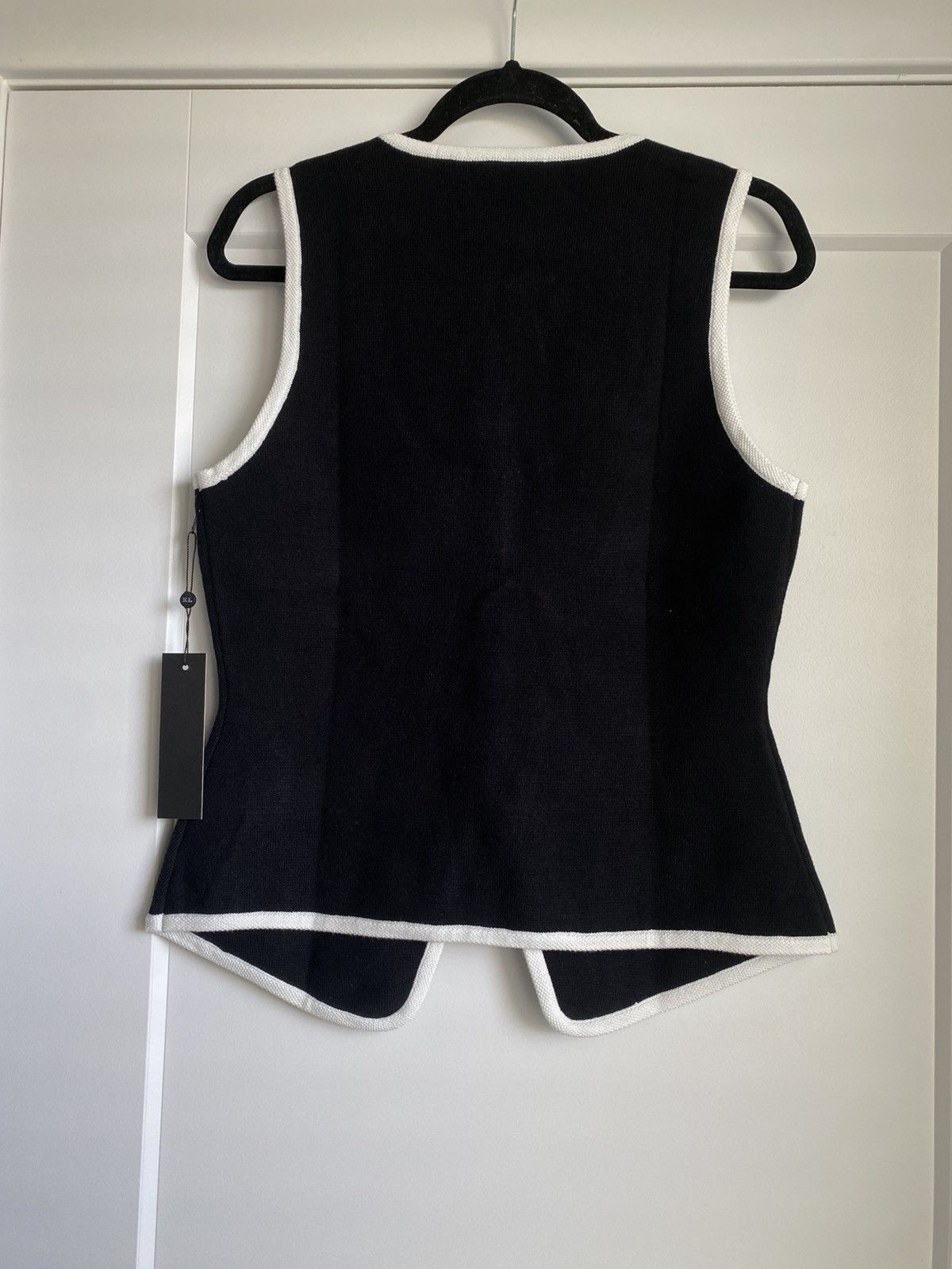 Other Emerson Lang Gold Button Crew Black Sweater Vest Size L NWT Size L / US 10 / IT 46 - 6 Thumbnail