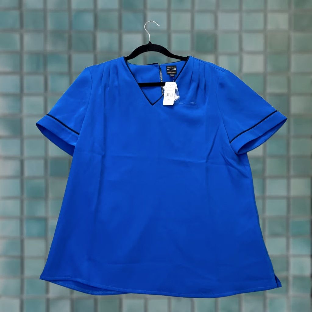 Brooks Brothers Brooks Brothers Top Womens L Blue United Airlines Flight Attendant Employee Shirt Blouse Short Sleeve V-Neck Buttonwork Pleated Size L / US 10 / IT 46 - 1 Thumbnail