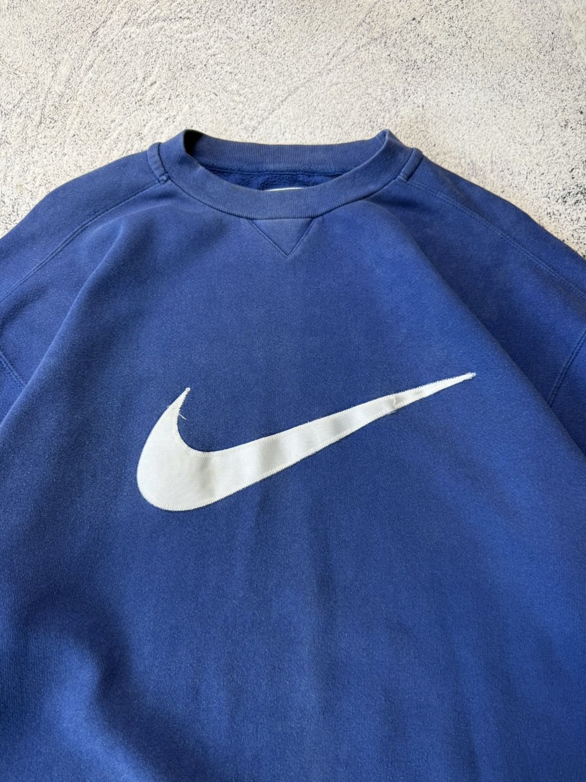 Nike Vintage Nike Big Logo Sweatshirt Y2K swoosh Size US L / EU 52-54 / 3 - 9 Thumbnail