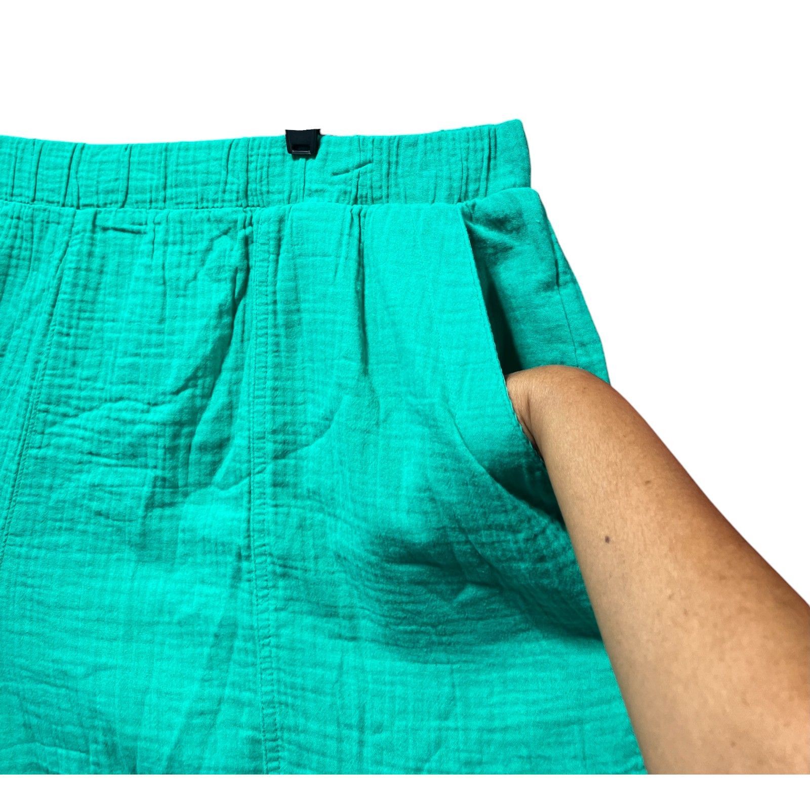 Other Universal Thread - Women's High-Rise Pull-On Short - Green - Size 42" / US 20 - 11 Thumbnail