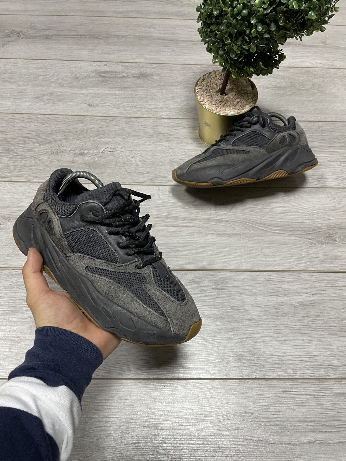 Adidas Yeezy 700 Utility Black Size US 8.5 / EU 41-42 - 1 Thumbnail