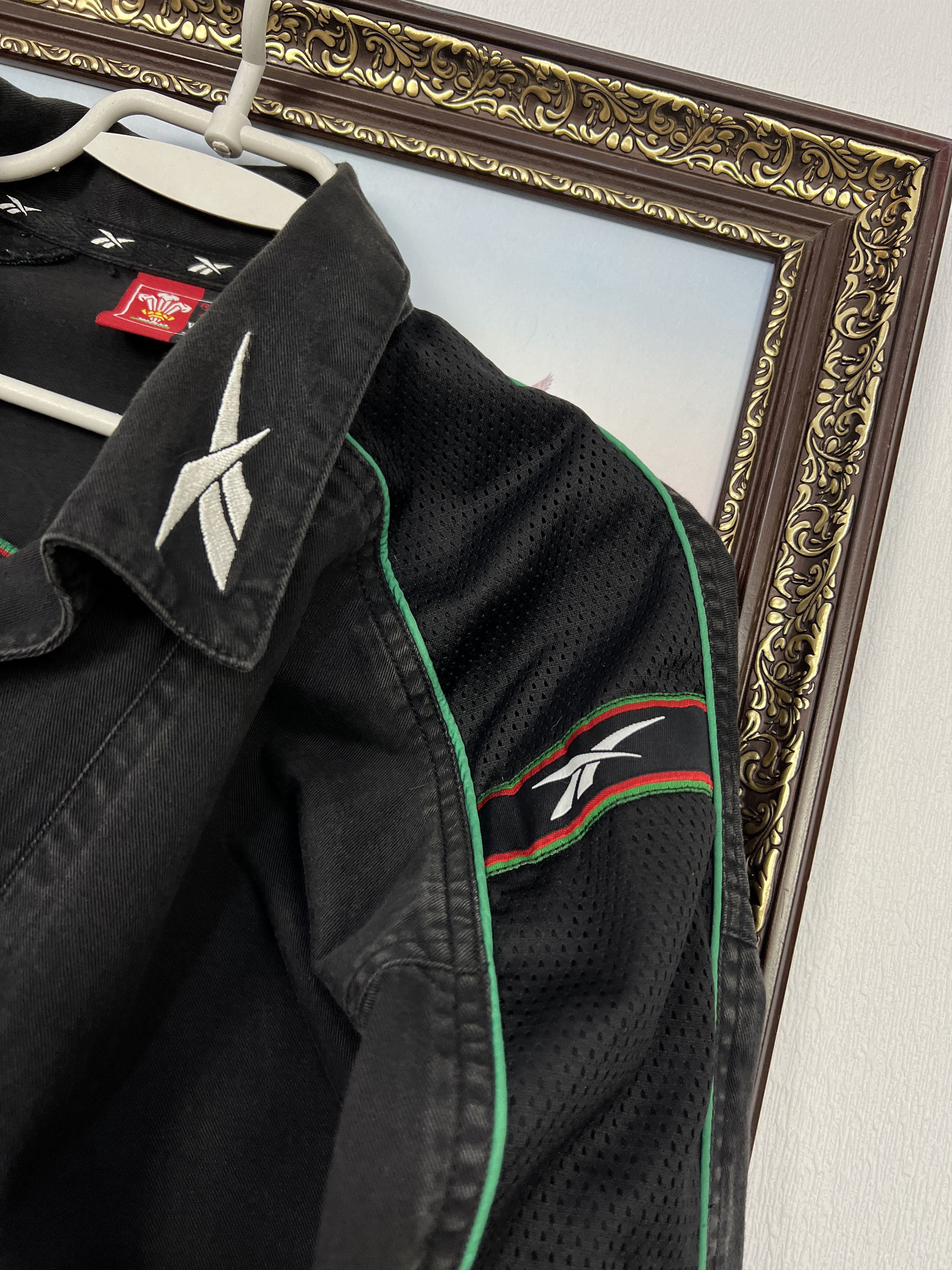 Vintage 90's Reebok Wales Rugby Union Sweatshirt Black Mens