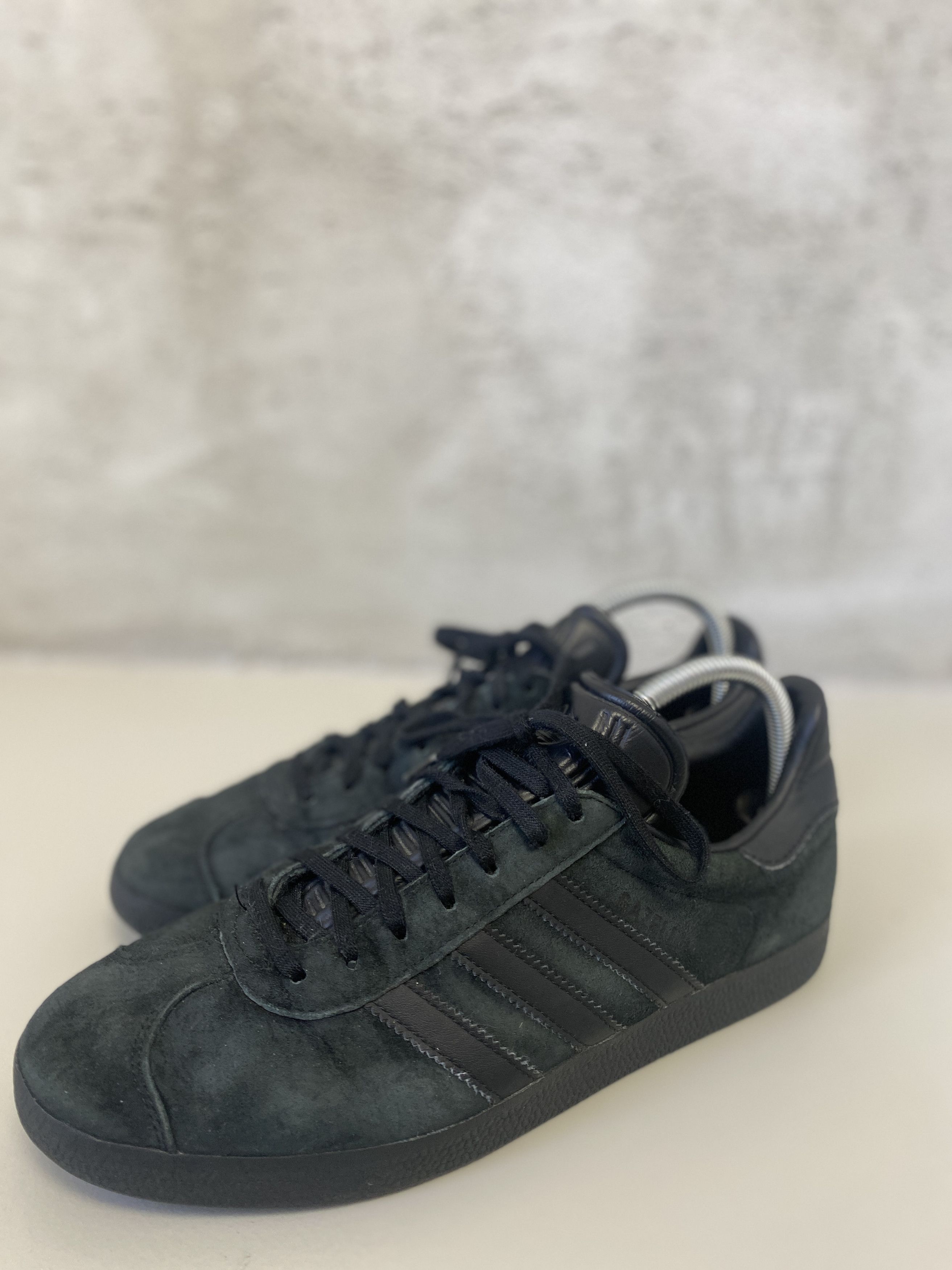 Adidas Adidas Gazelle sneakers shoes casual Size US 8.5 / EU 41-42 - 1 Thumbnail
